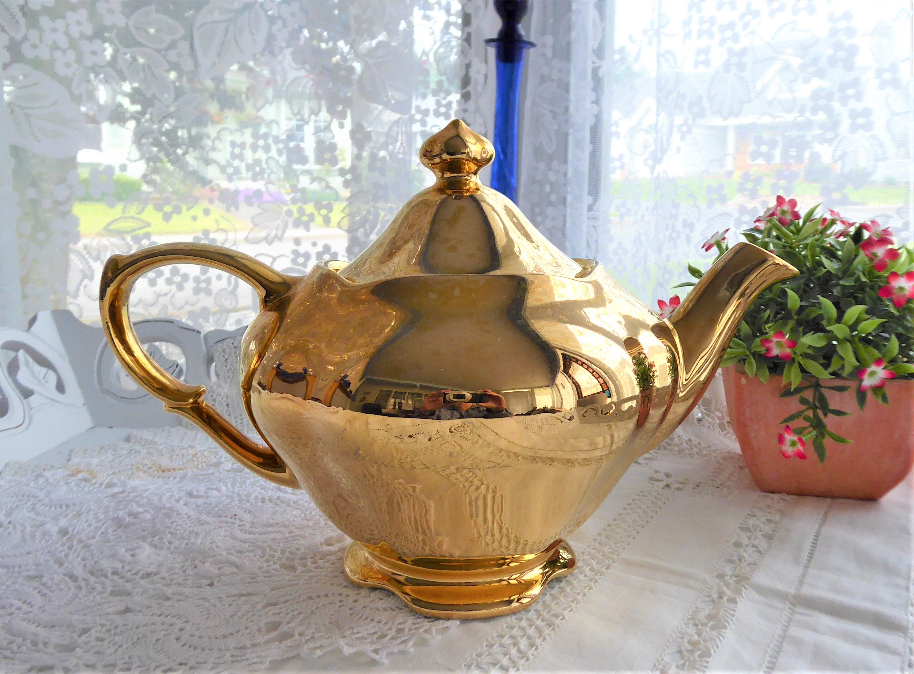 Vintage Luxe Royal Winton Golden Age Teapot - 1960s Gold Luster Large Ceramic Tea Pot for Afternoon Tea & Collectible Display