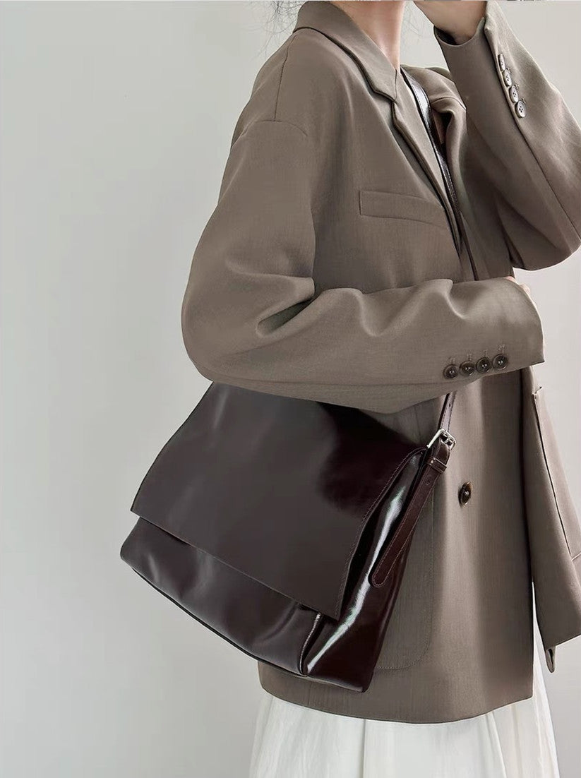 Stylish Compact Flap Shoulder Bag for Women - Lightweight Crossbody Purse with Adjustable Strap, Perfect for Travel, Work, and Everyday Use