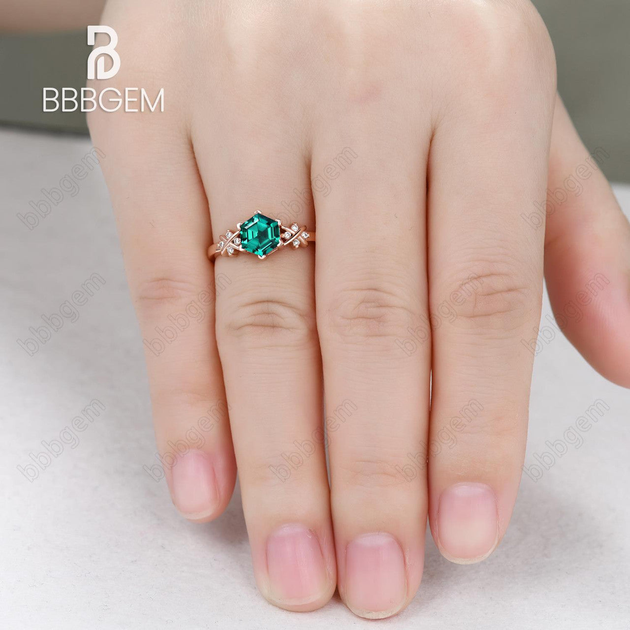 1.0ct Hexagon Lab-Created Emerald Cluster Ring for Women - Elegant Green Emerald Engagement Ring, Wedding Band, Mother's Day Gift | Perfect for Proposals, Anniversaries & Special Occasions