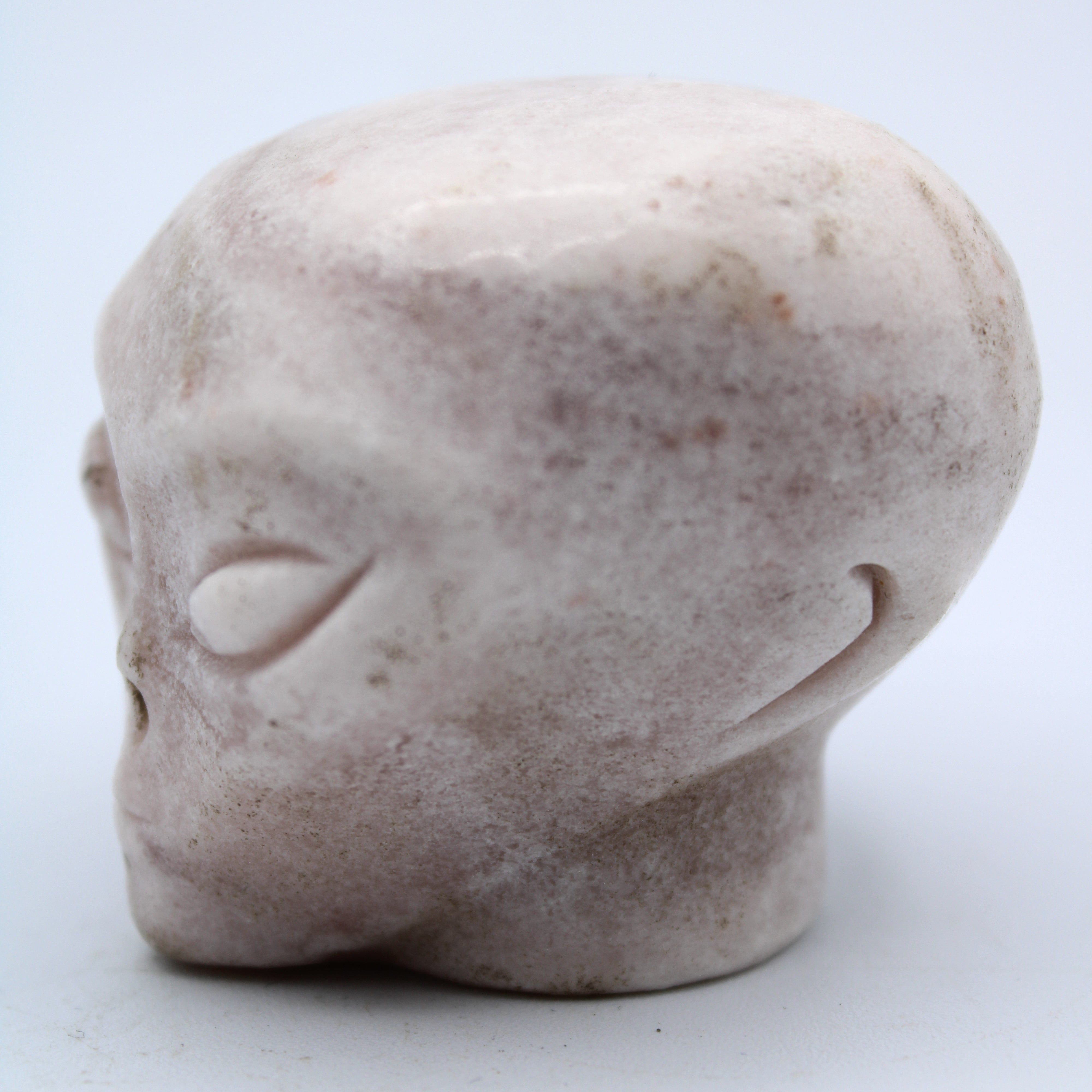Calcite Alien Head Sculpture - Unique Home Decor & Collectible Art Piece for Sci-Fi Fans & Gift Ideas