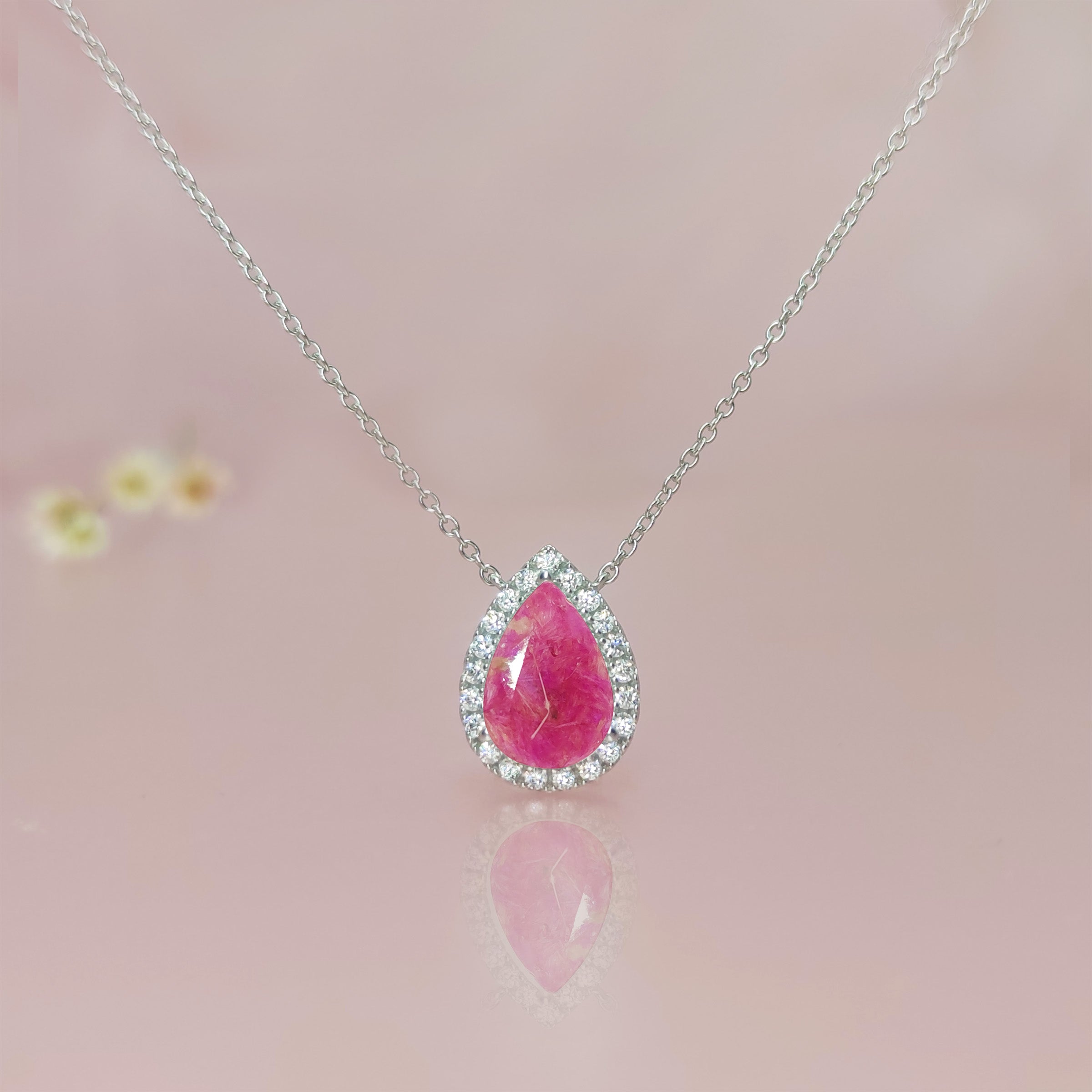 Elegant Teardrop Dried Flower Halo Gold Necklace for Wedding, Funeral & Memorial - Perfect for Bridal Jewelry, Sympathy Gifts & Keepsakes
