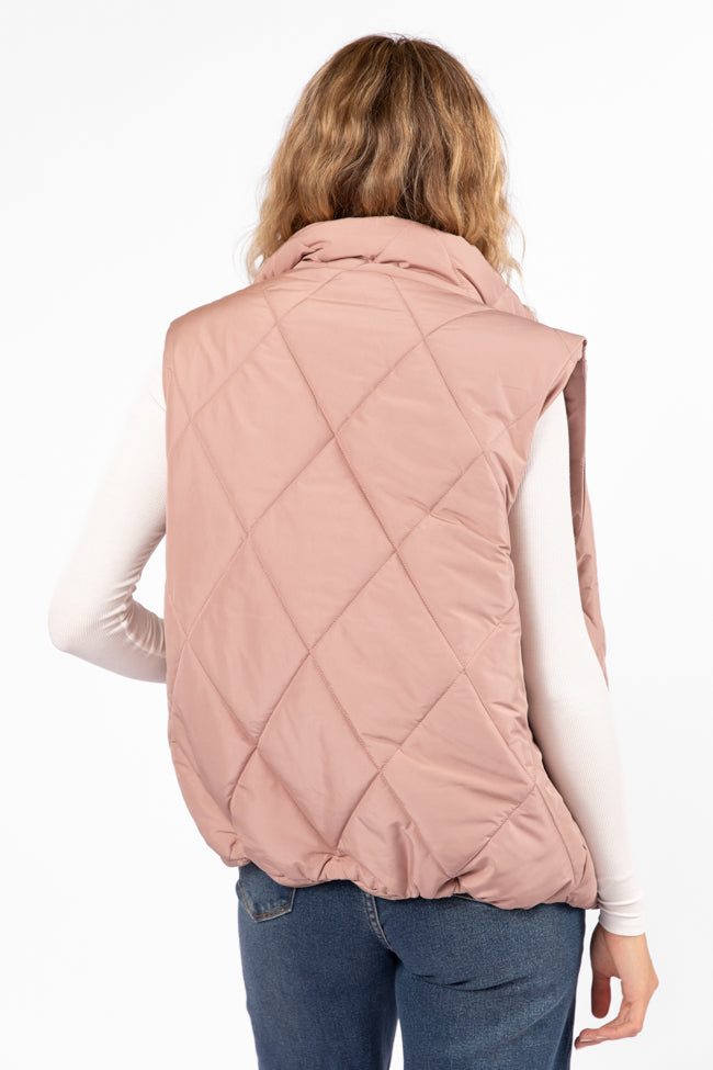 Stylish Mauve Quilted Puffer Vest for Women - Lightweight Winter Fashion Jacket - Perfect for Hiking, Outdoor Activities & Casual Wear