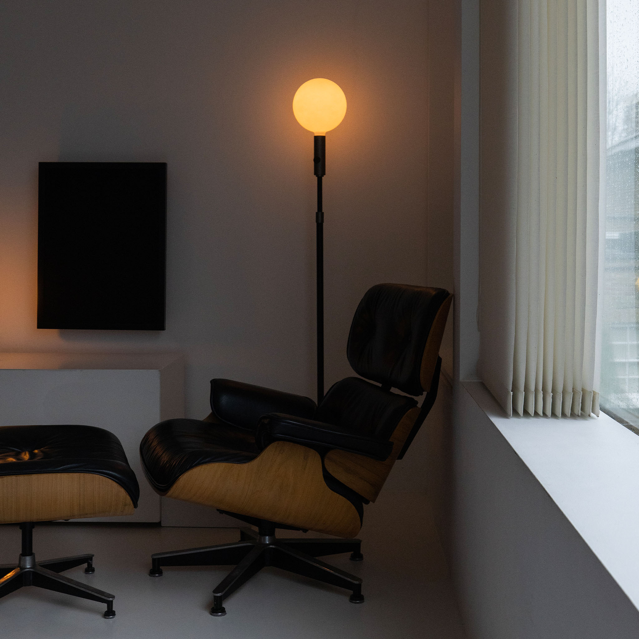 Adjustable Graphite Floor Lamp with Dimmable Light - Perfect for Living Room, Bedroom, and Office Reading Lighting