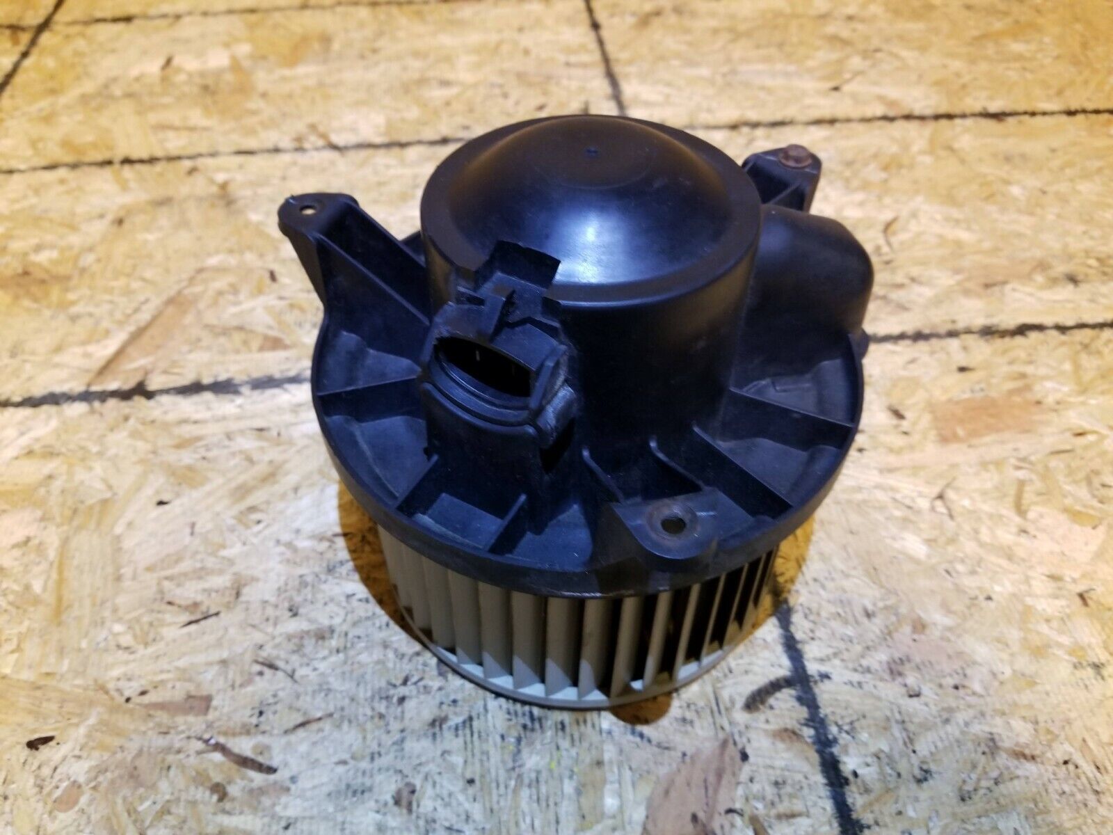 2006-2011 Lincoln Town Car Blower Motor Replacement - OEM Quality 65k - Perfect for AC & Heating System Repair