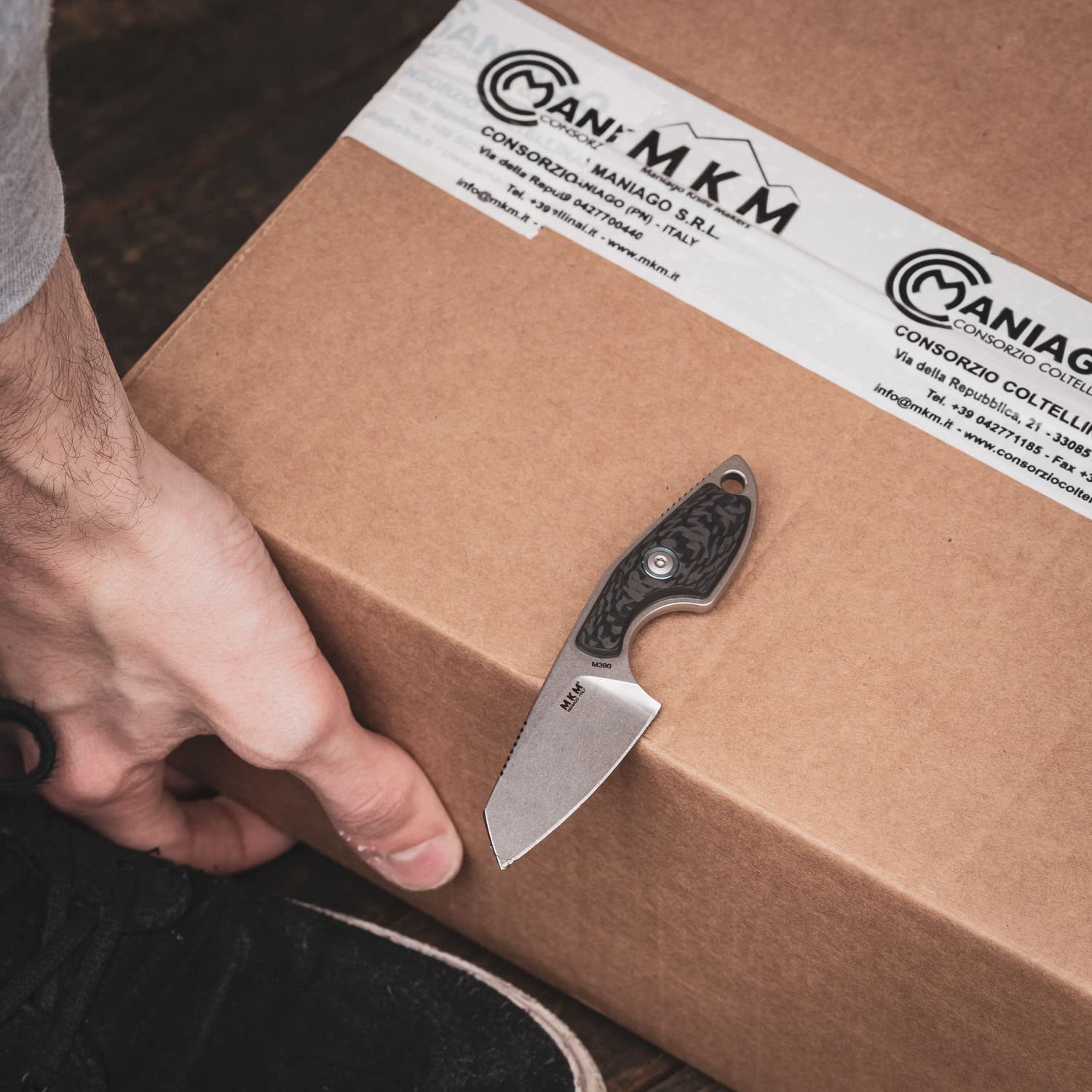 MIKRO 2 Sheepsfoot Fixed Blade Neck Knife - Premium EDC Tool with M390 Super Steel, Full Tang Design by Jesper Voxnaes | Carbon Fiber Handle | Made in Italy | Perfect for Outdoor Survival, Camping & Everyday Carry