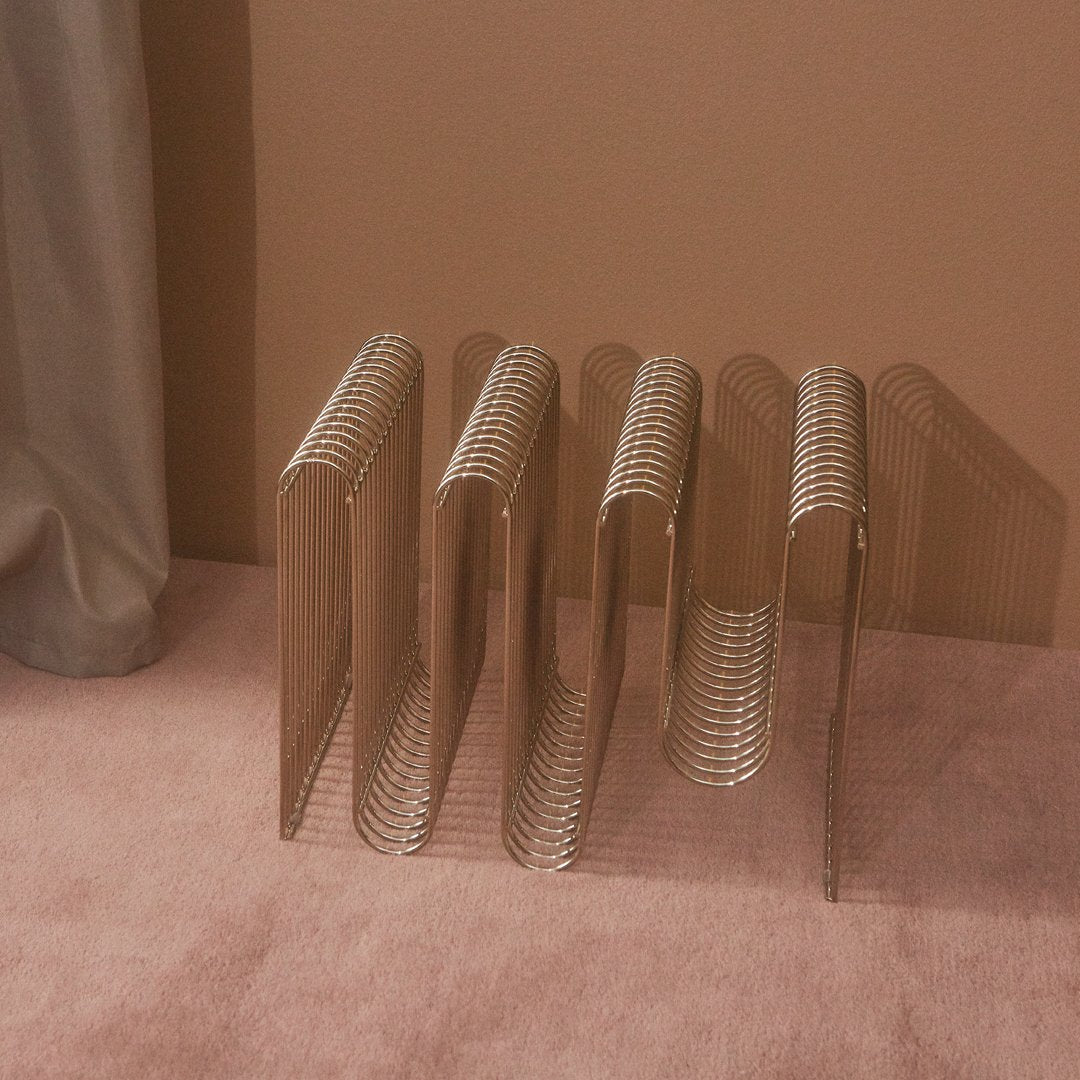 Curved Magazine Holder - Modern Wire Rack for Books & Newspapers - Perfect for Living Room, Office, or Bedroom Organization
