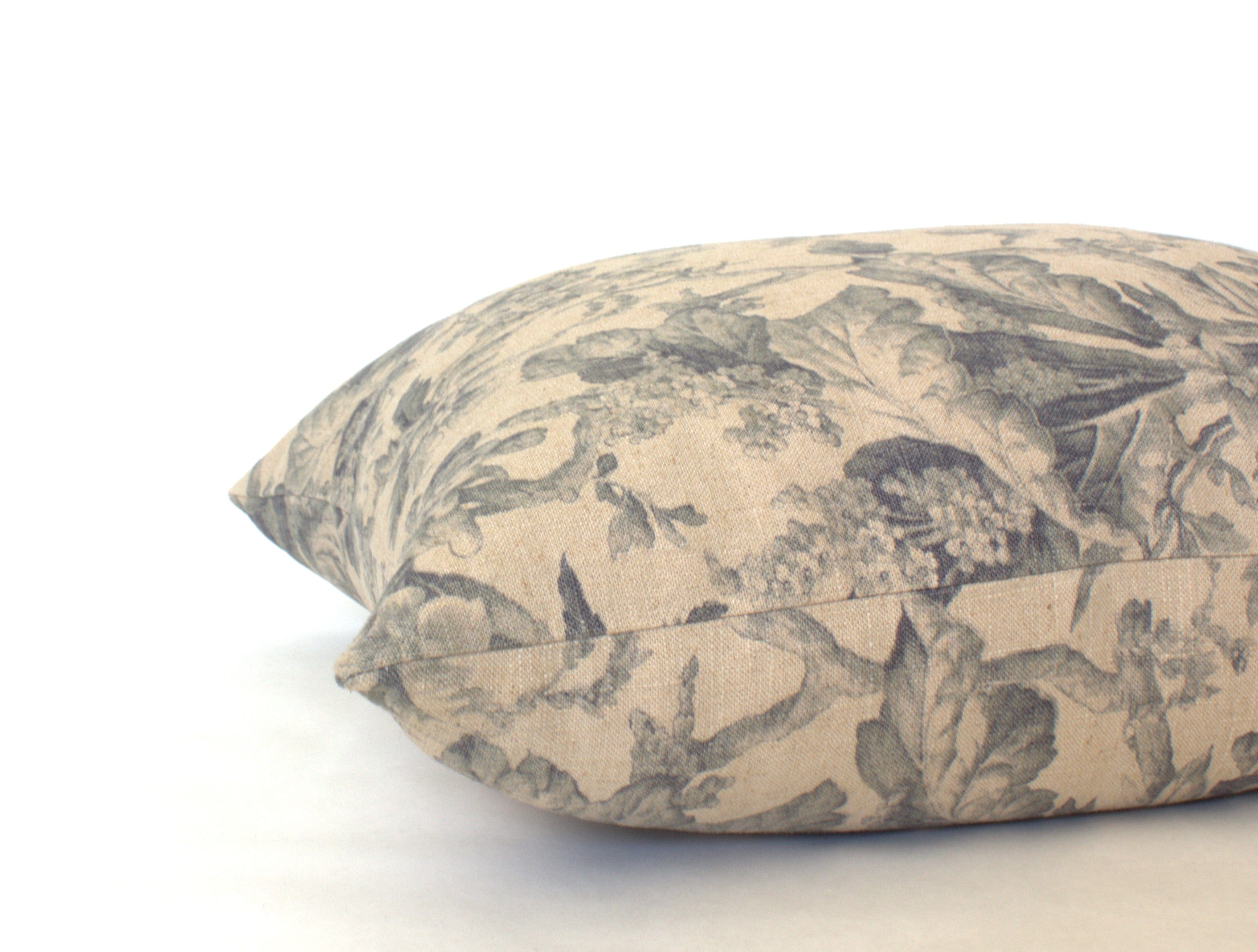 Stylish Creek Floral Pillow Cover - Decorative Home Accent for Living Room, Bedroom & Sofa