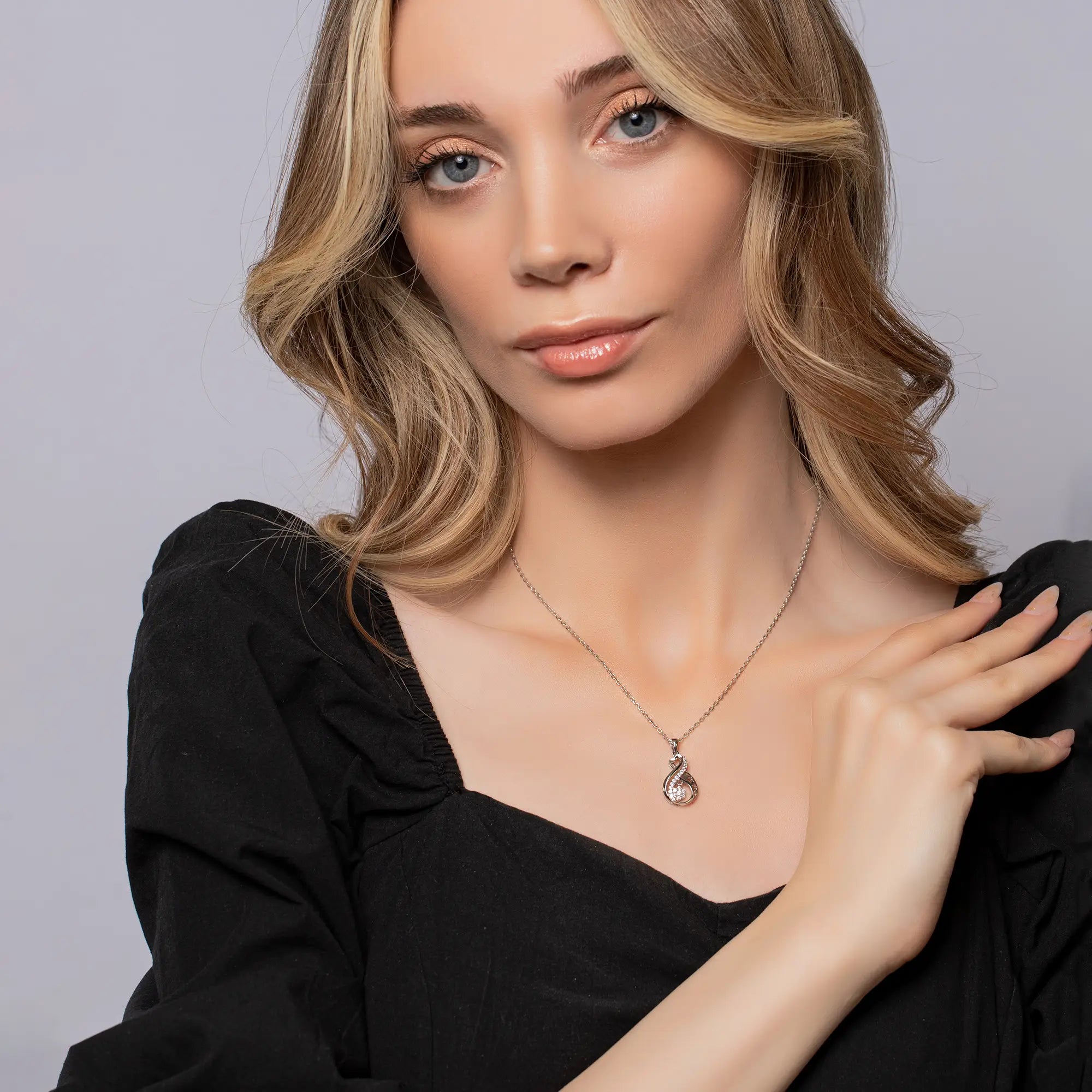 Elegant Star Drop Necklace for Women - Dainty Gold/Silver Pendant Jewelry - Perfect for Gifts, Parties & Everyday Wear