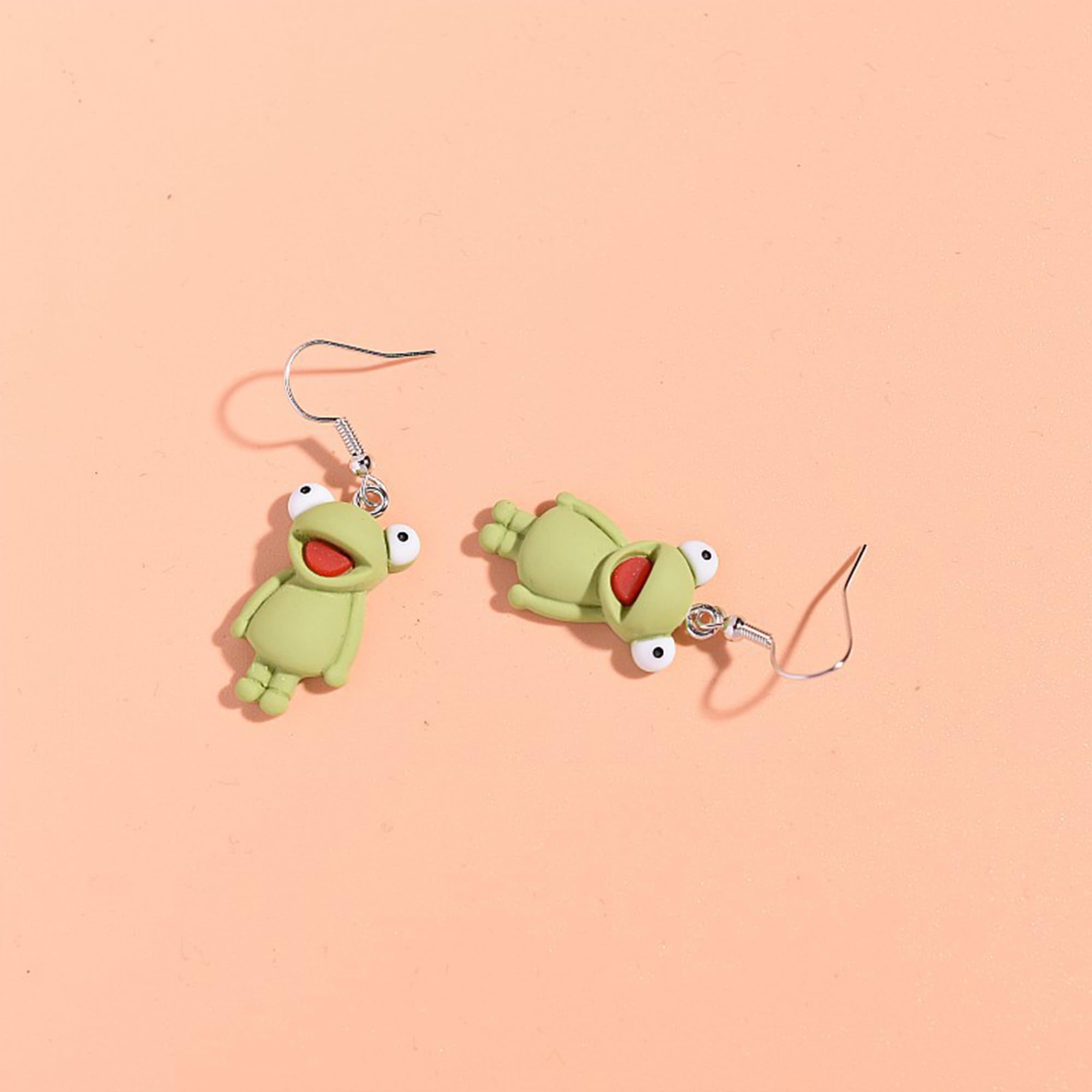 Trendy Green Frog Smiley Face Dangle Earrings - Cute Kawaii Meme Jewelry for Women & Men - Unique Preppy Aesthetic Accessories for Cosplay, Costume Parties & Everyday Wear