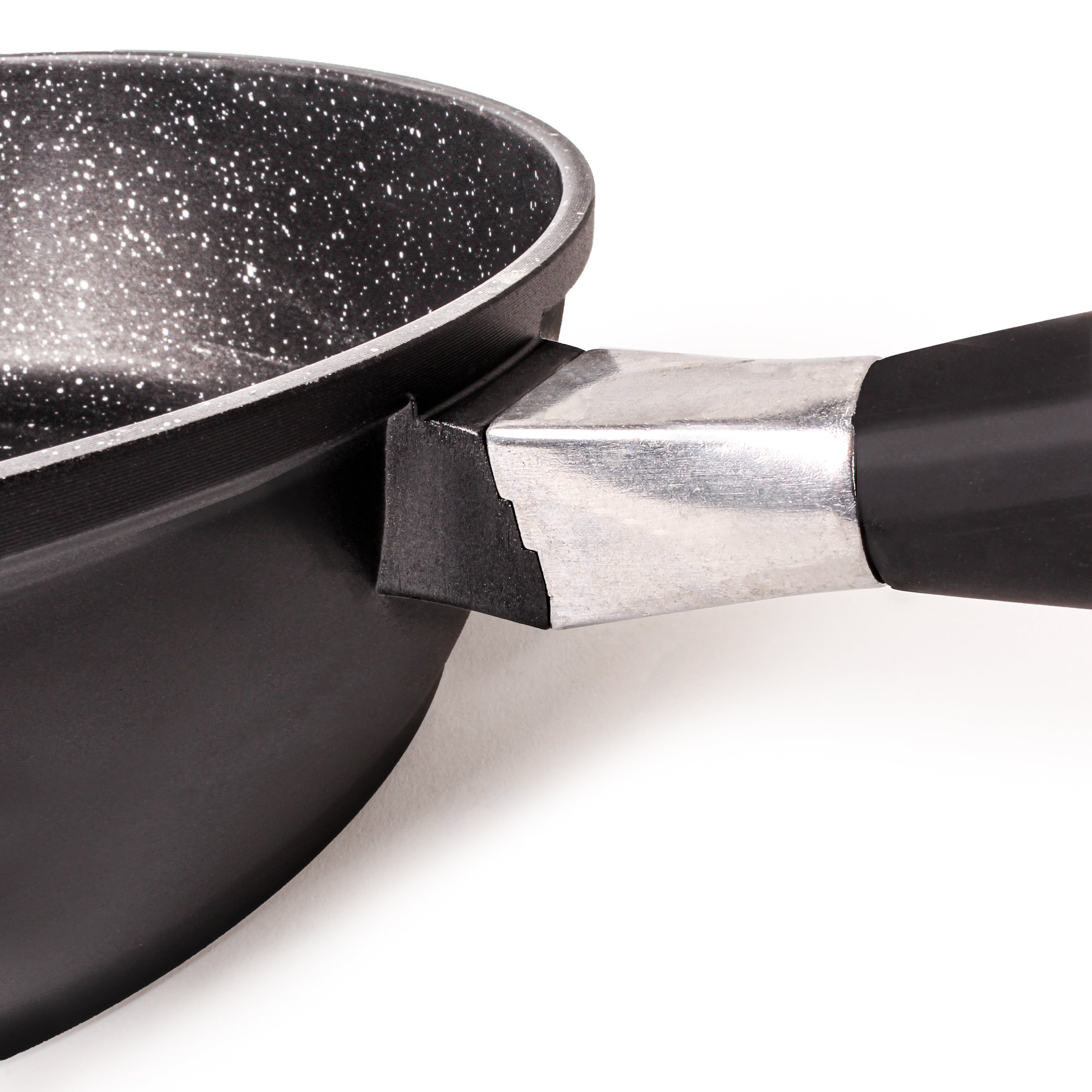 BergHOFF EuroCAST 7-Piece Nonstick Cookware Set - Premium Ceramic Coated Pots and Pans for Professional Cooking | Perfect for Gas, Electric & Induction Stovetops | Ideal for Home Chefs & Restaurant Use