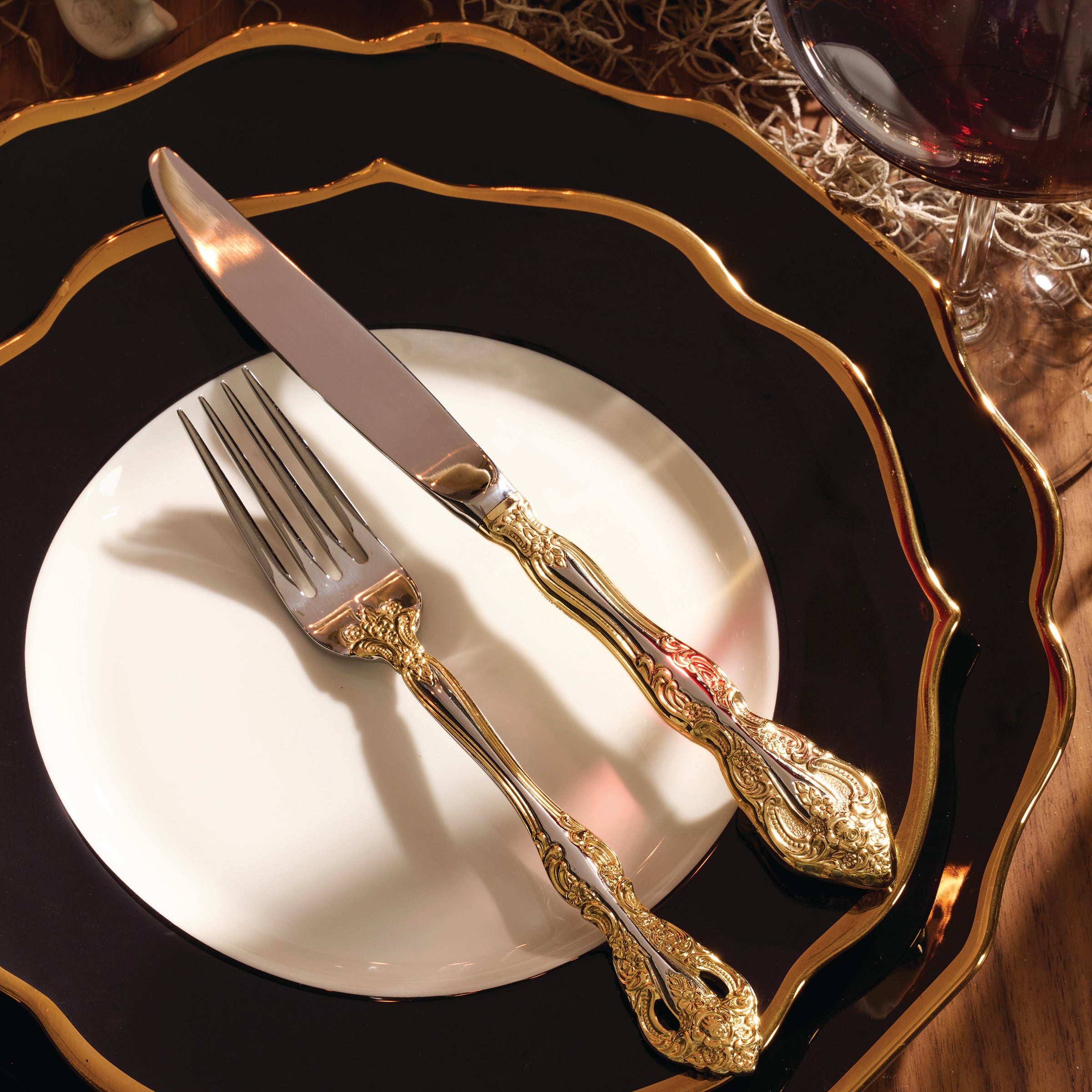 Premium Black Dinner Plates Set of 4 - Elegant Modern Porcelain Plates for Fine Dining, Restaurant, Wedding & Home Decor