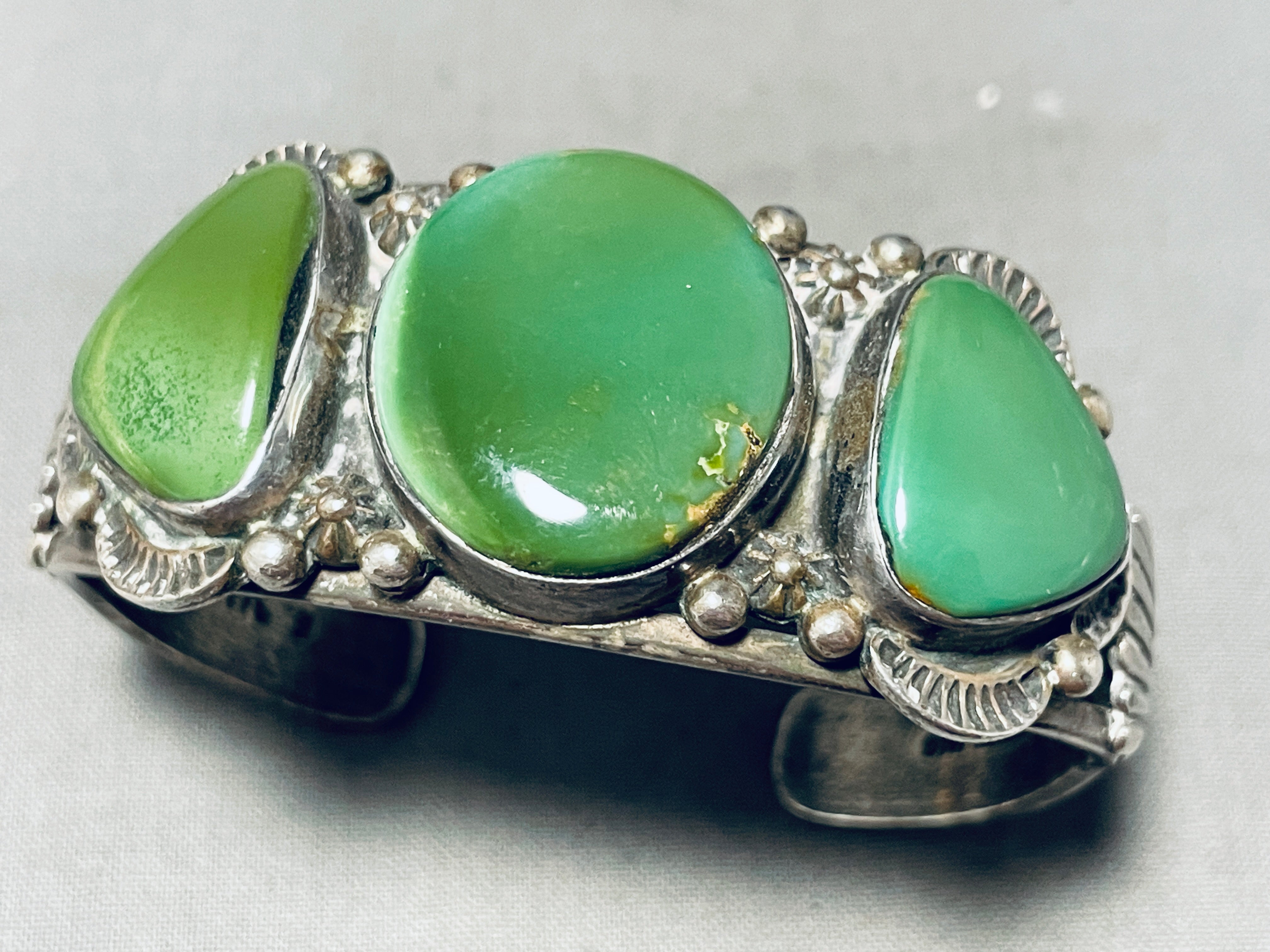 Vintage Navajo Turquoise Sterling Silver Bracelet - Handmade Native American Jewelry for Women - Perfect for Boho Fashion, Gift Giving & Special Occasions