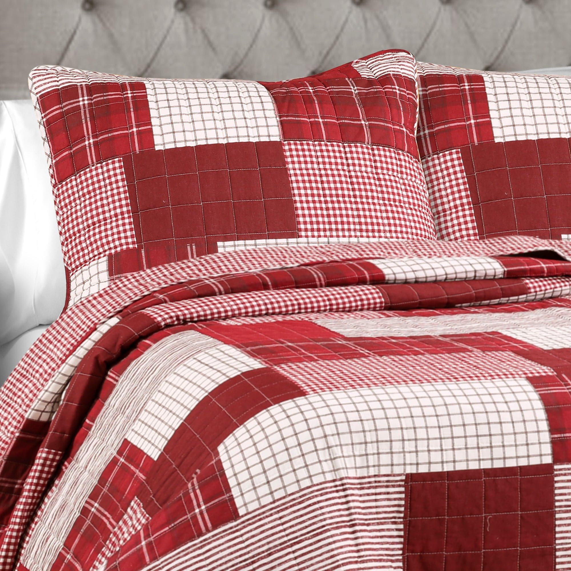 Greenville 3-Piece Quilt Set - Queen Size Bedding with Matching Pillow Shams - Perfect for Cozy Bedrooms & Guest Rooms