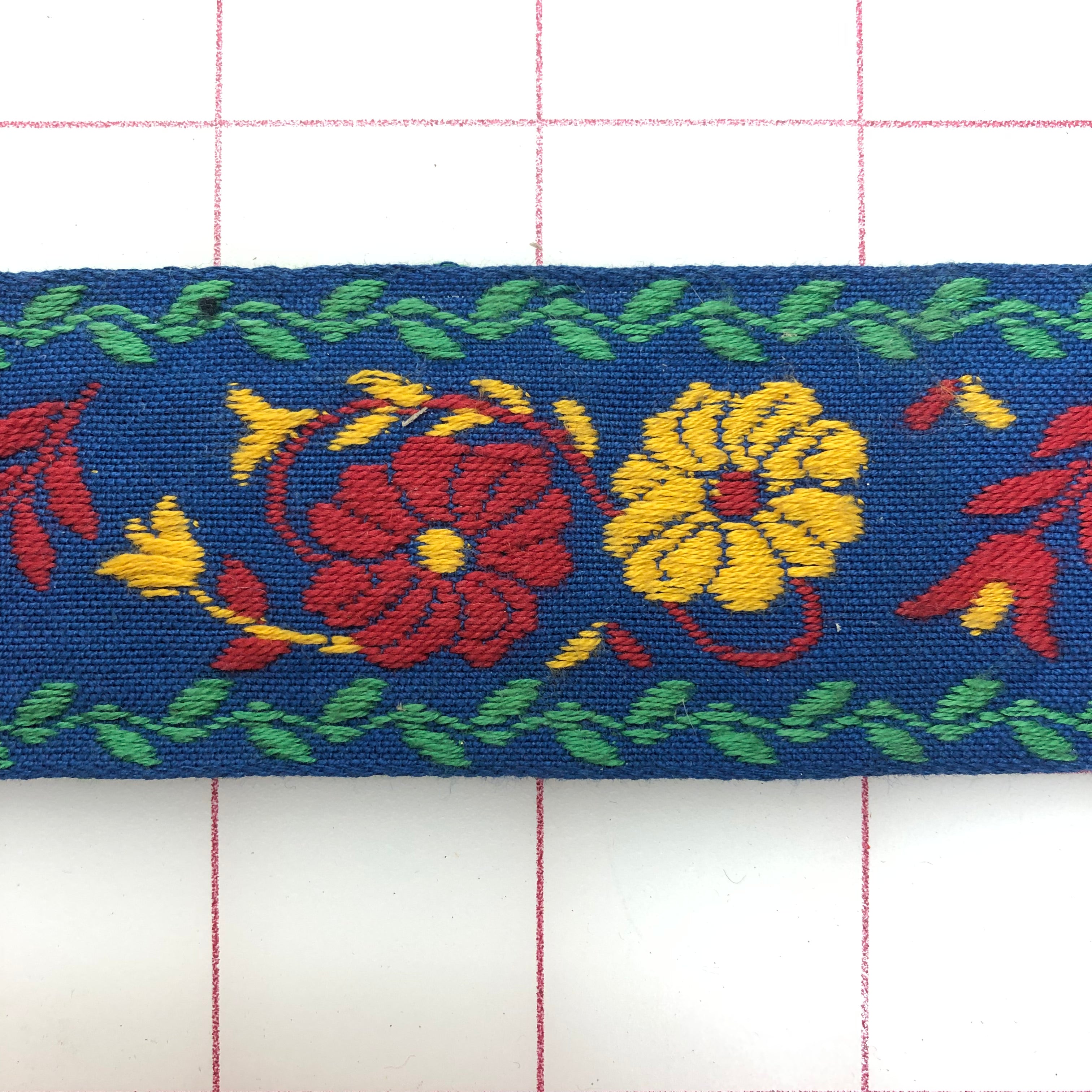 1.5 Inch Wide Non-Metallic Vintage Embroidered Floral Trim - Decorative Lace for DIY Crafts, Home Decor & Costume Design