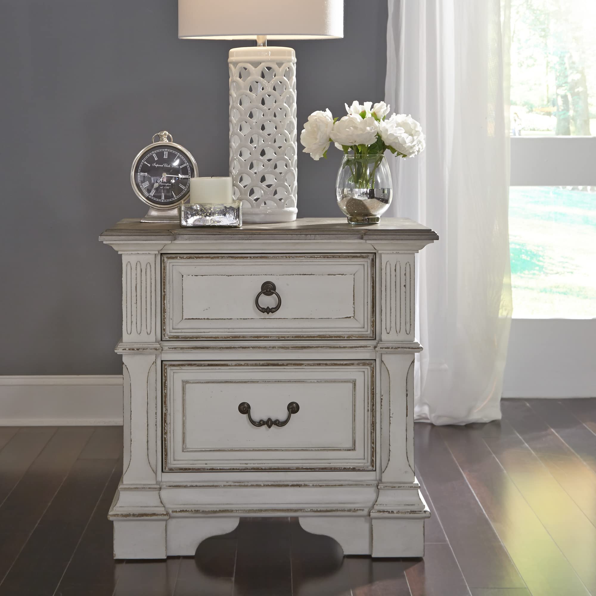 Liberty Furniture Industries Abbey Park 2-Drawer Nightstand with USB Charging Station - 30
