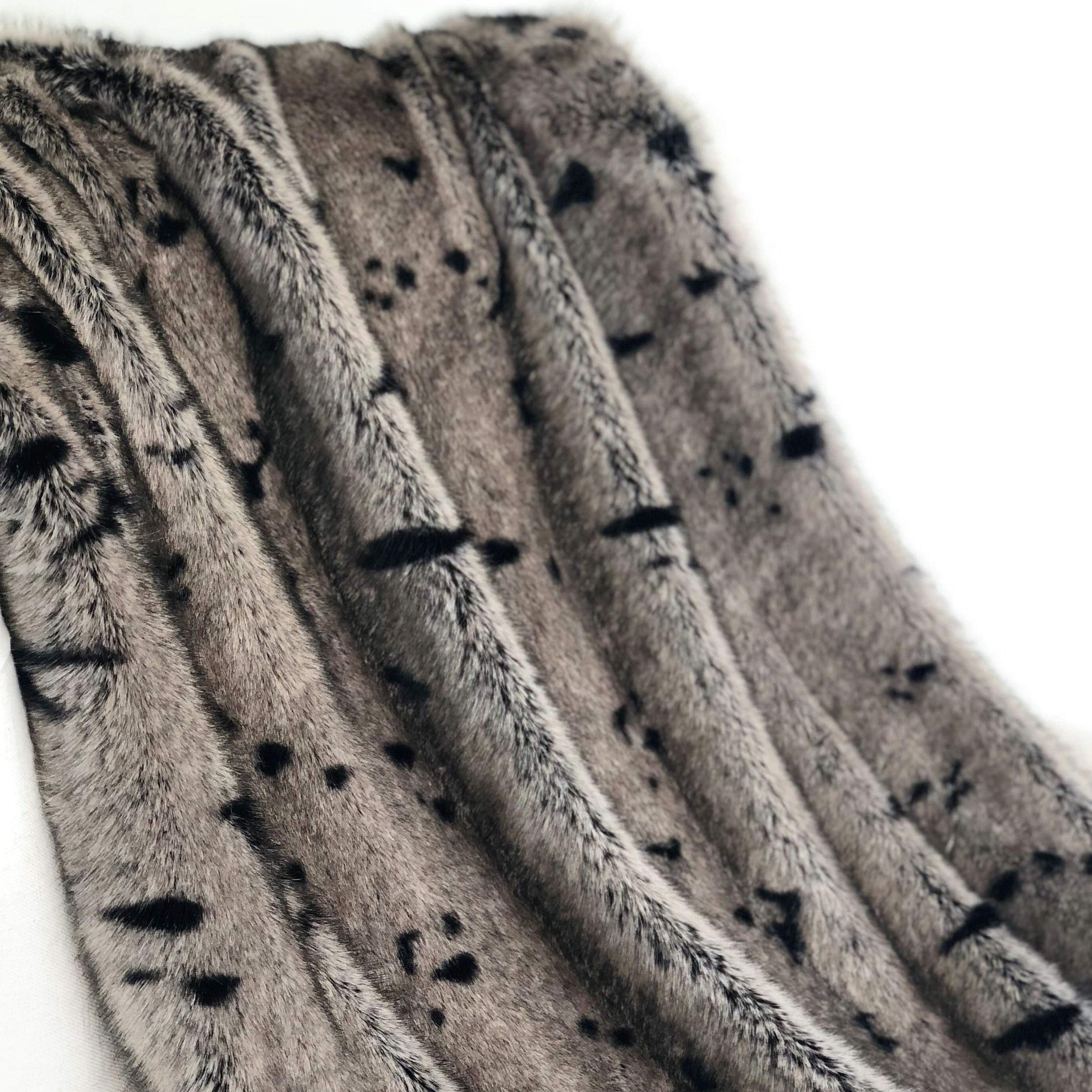 Plutus Brands Gunmetal Gray Faux Fur Blanket - 90