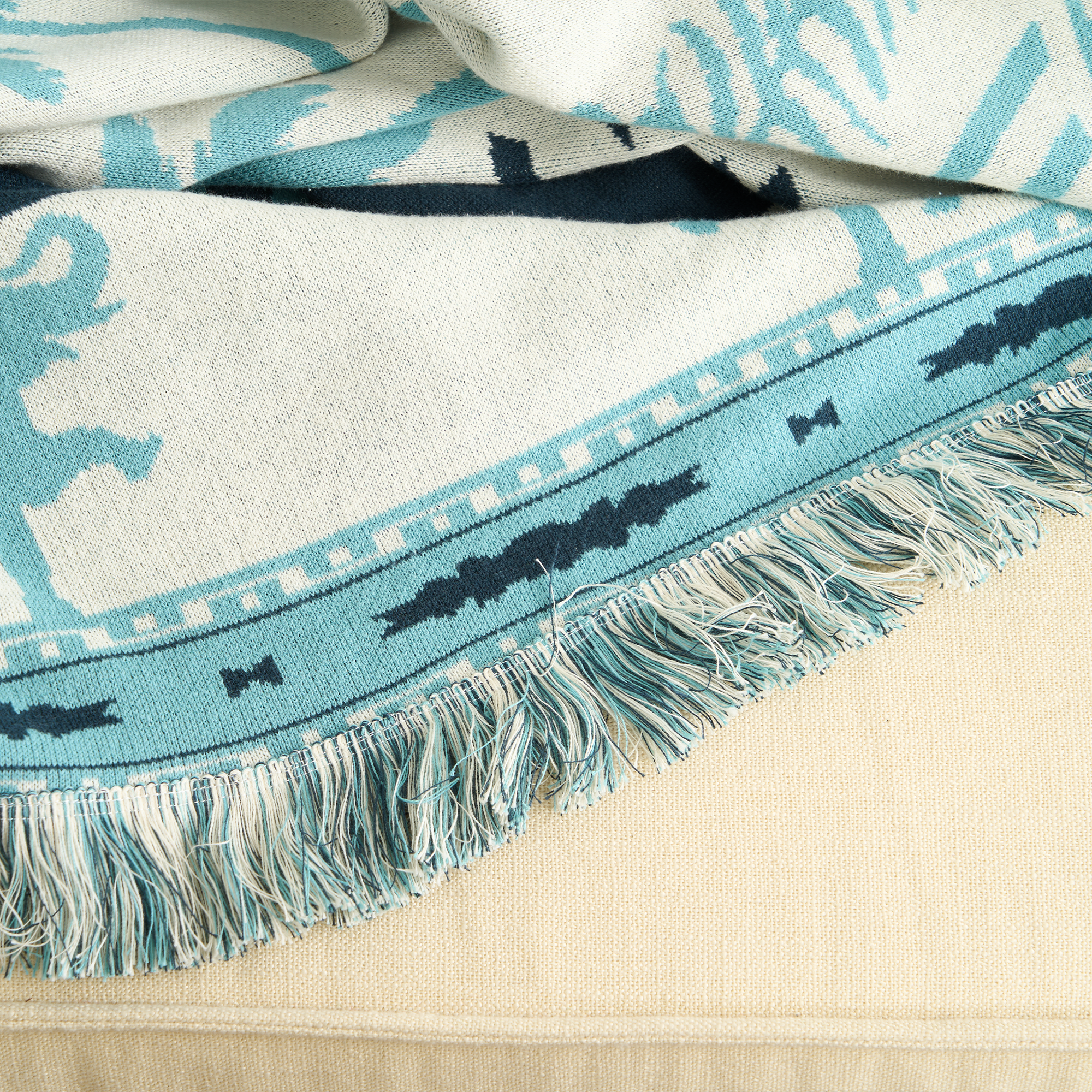 Aztec Boho Throw Blanket and Cushion Cover Set - Soft Southwestern Style Home Decor for Sofa, Bed, Couch - Perfect for Cozy Living Room, Bedroom, or Outdoor Picnic