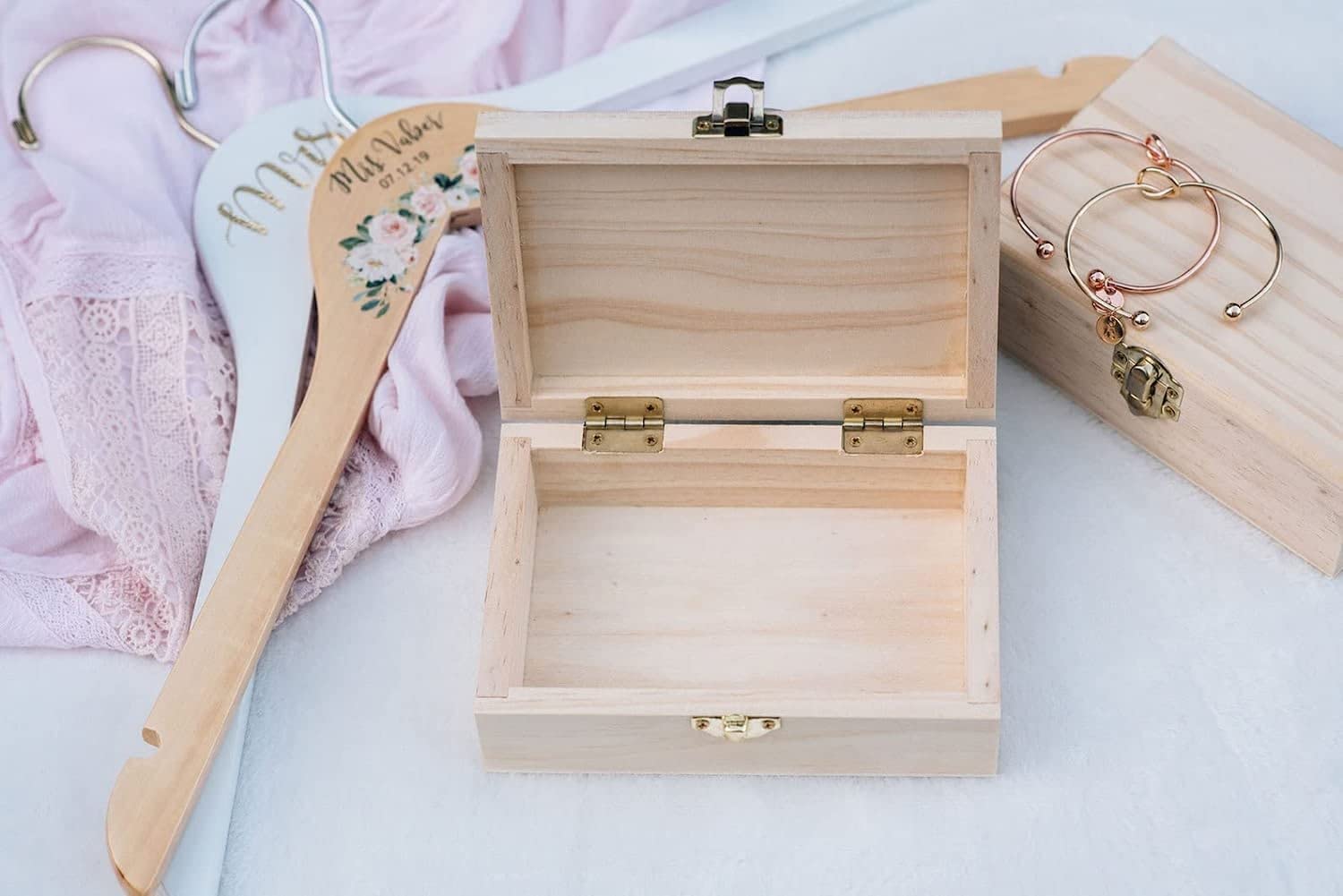 Personalized Wooden Flower Girl Gift Box for Bridesmaids - Custom Bridal Party Gift Set (8.5