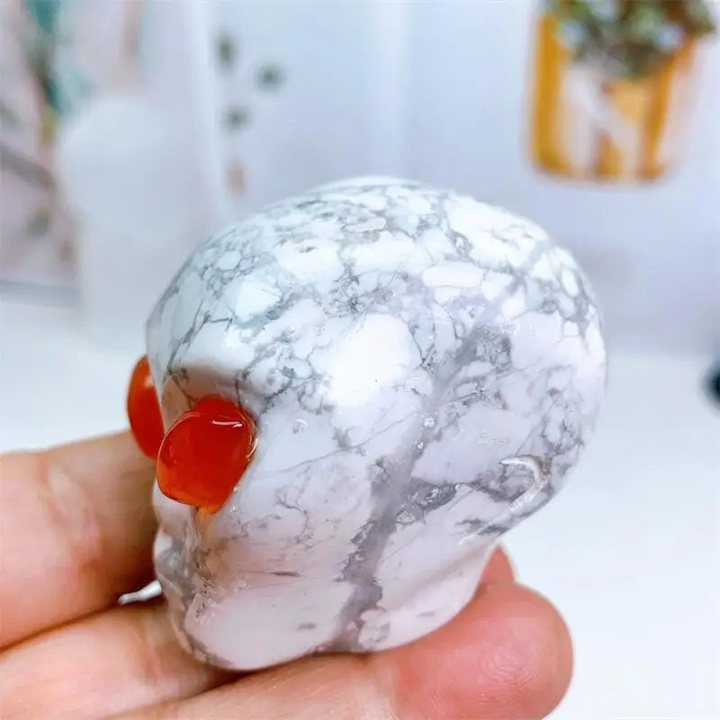 2 Inch Natural Howlite Alien Skull Crystal - Hand Carved Reiki Healing Stone Figurine, Spiritual Decor, Unique Gift for Collectors (1 Piece) - Perfect for Meditation, Yoga Spaces & Home Decoration