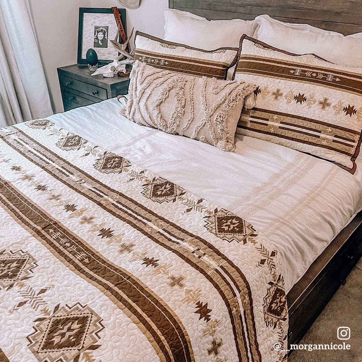 Reversible Dakota Quilt Set - Soft & Cozy Bedding for All Seasons | Perfect for Bedrooms, Guest Rooms & Dorm Decor