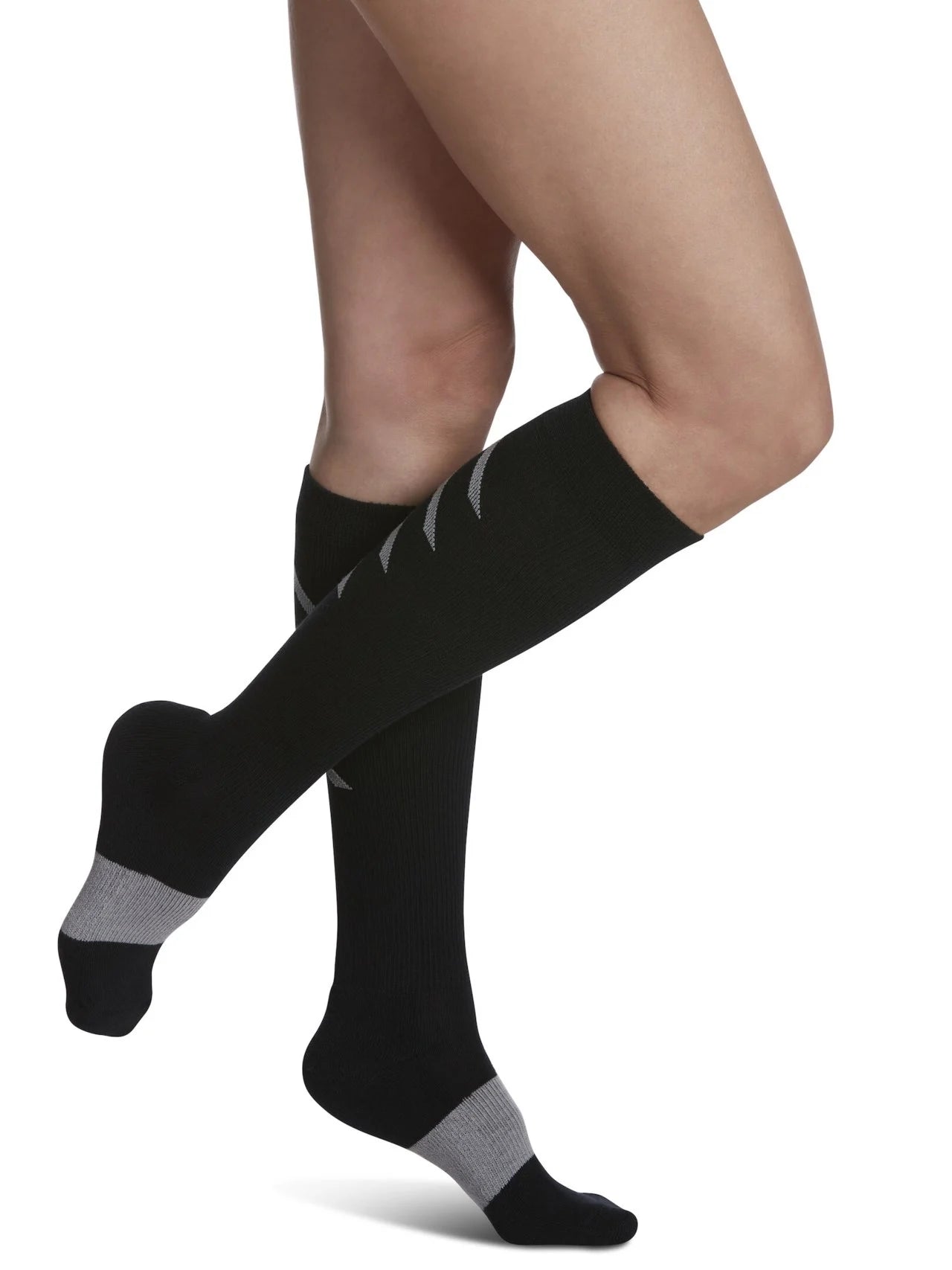 Sigvaris Athletic Recovery Socks for Men & Women - Compression Socks for Running, Workout & Post-Exercise Recovery - Improve Blood Circulation & Reduce Muscle Fatigue (Perfect for Athletes, Travel & Long Workdays)