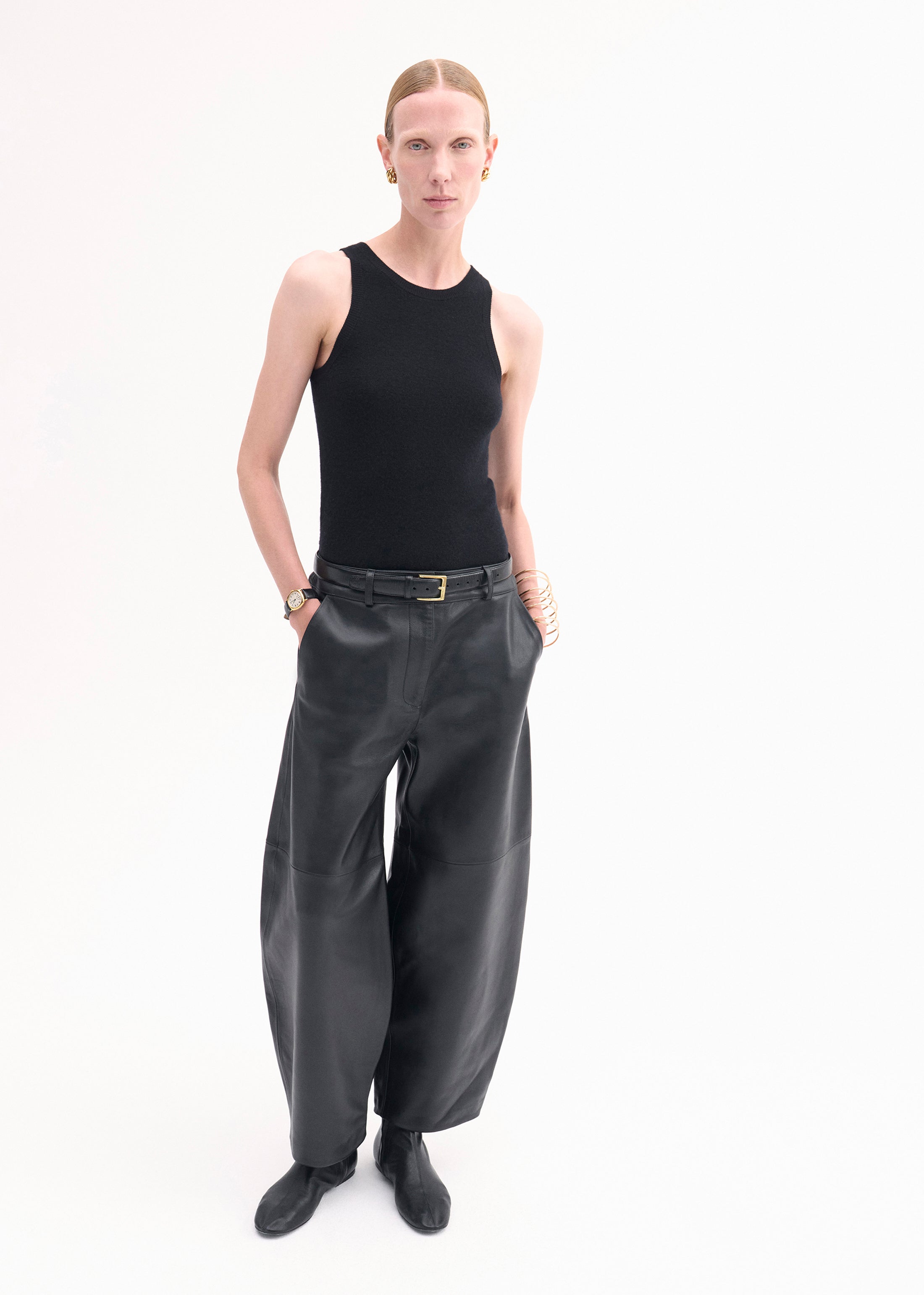 Premium Sporty Cashmere Tank Top for Women - Soft & Breathable Black Workout Top - Ideal for Yoga, Gym & Casual Wear