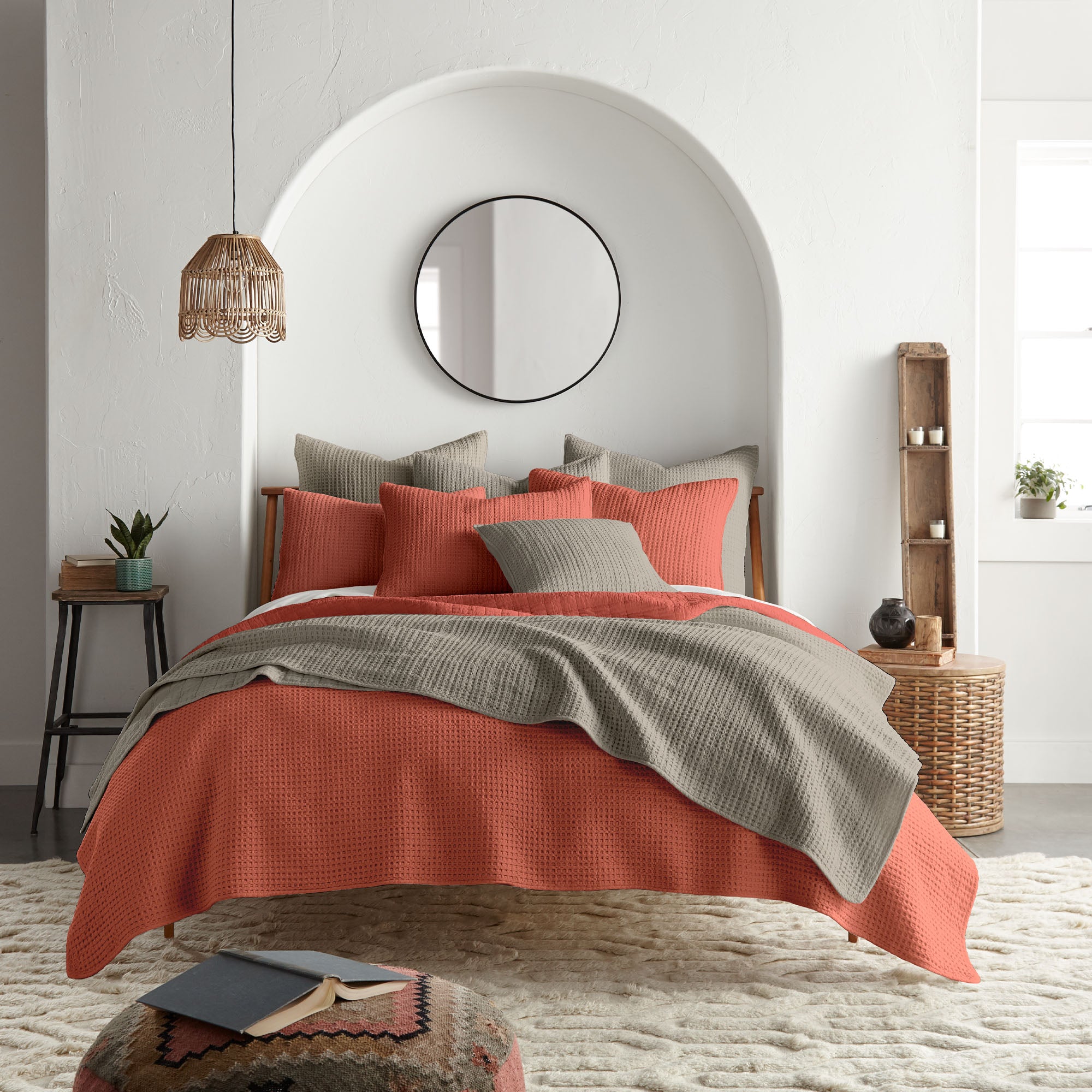 Luxury Mills Waffle Quilt Set - Ultra Soft Bedding Collection for Queen/King Size Beds - Perfect for Cozy Bedrooms, Guest Rooms & Hotel Stays