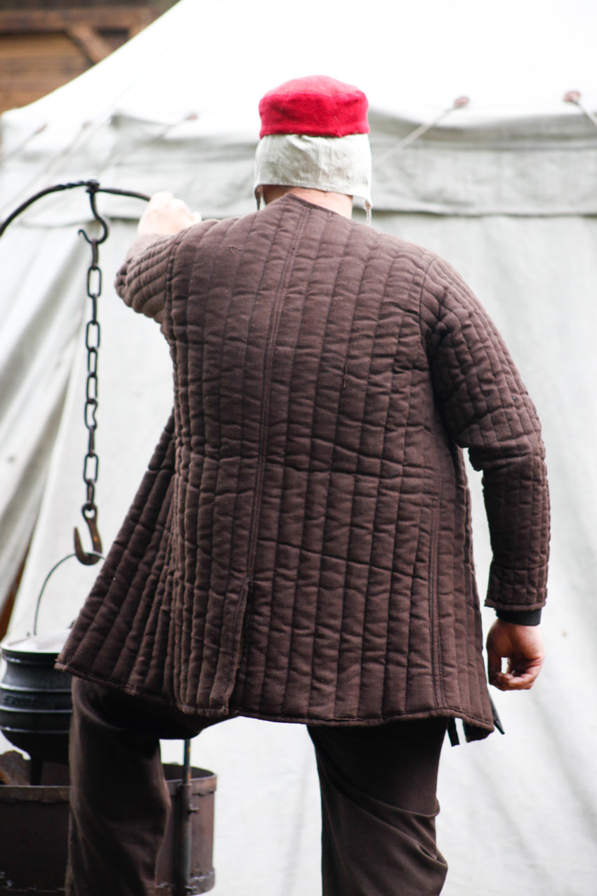 Medieval Gambeson Sturmeck Brown - Authentic Historical Armor for LARP, Reenactment & Cosplay - Perfect for Renaissance Fairs & Battle Events