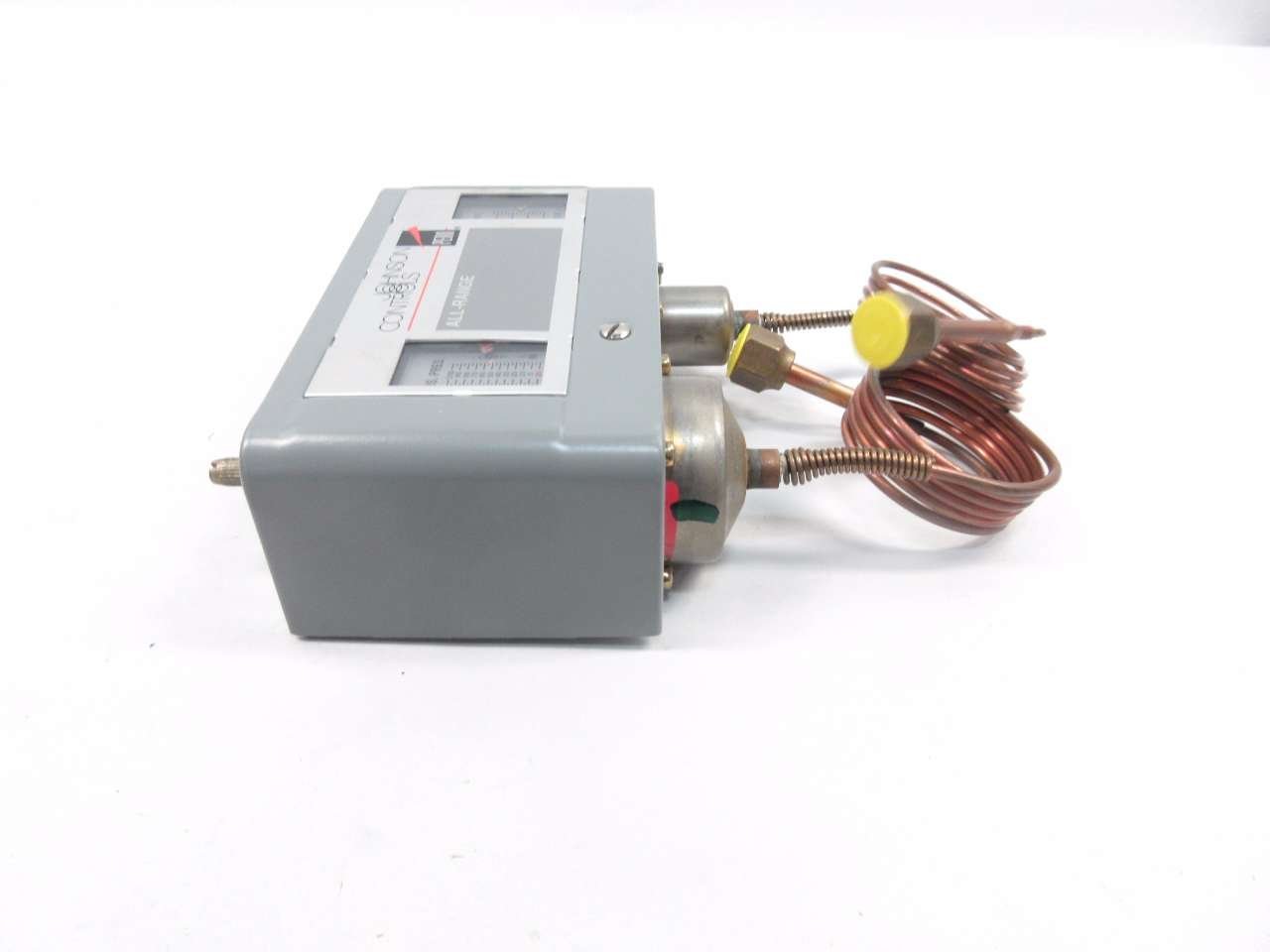 Johnson Controls P70LB-1C Penn Dual Pressure Controller - HVAC System Replacement Part - Perfect for Commercial Building Temperature Regulation