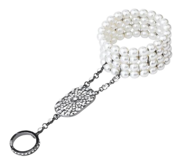 E6：pearl bracelet