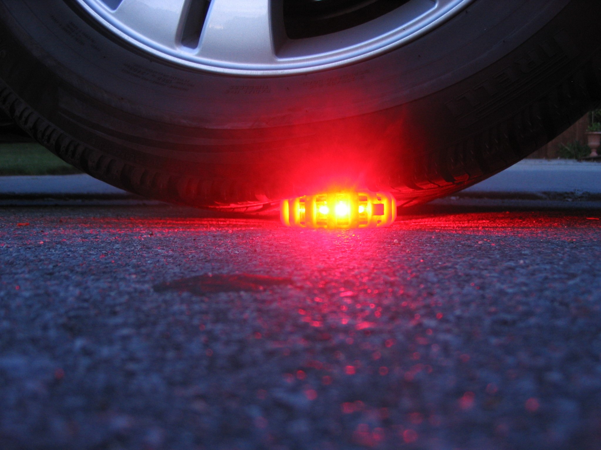 Bright Red LED Traffic Safety Flare - Emergency Roadside Warning Light for Cars, Trucks & Motorcycles - Perfect for Nighttime Roadside Emergencies & Hazard Visibility
