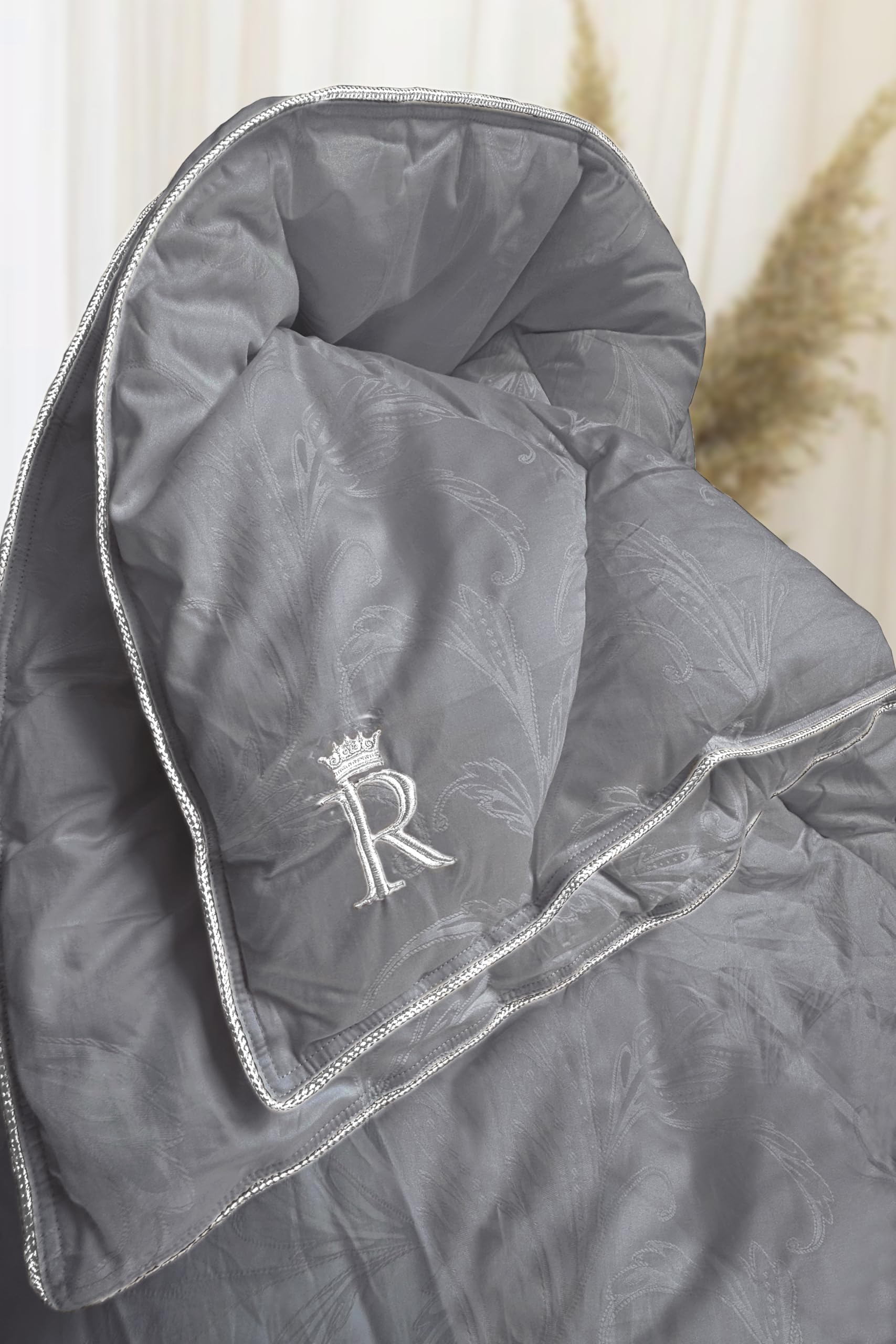Royal Therapy Twin Size Comforter - Grey Down Alternative Duvet Insert for Bedding | Soft & Cozy Blanket for All Seasons - Perfect for Kids, Teens & Guest Rooms