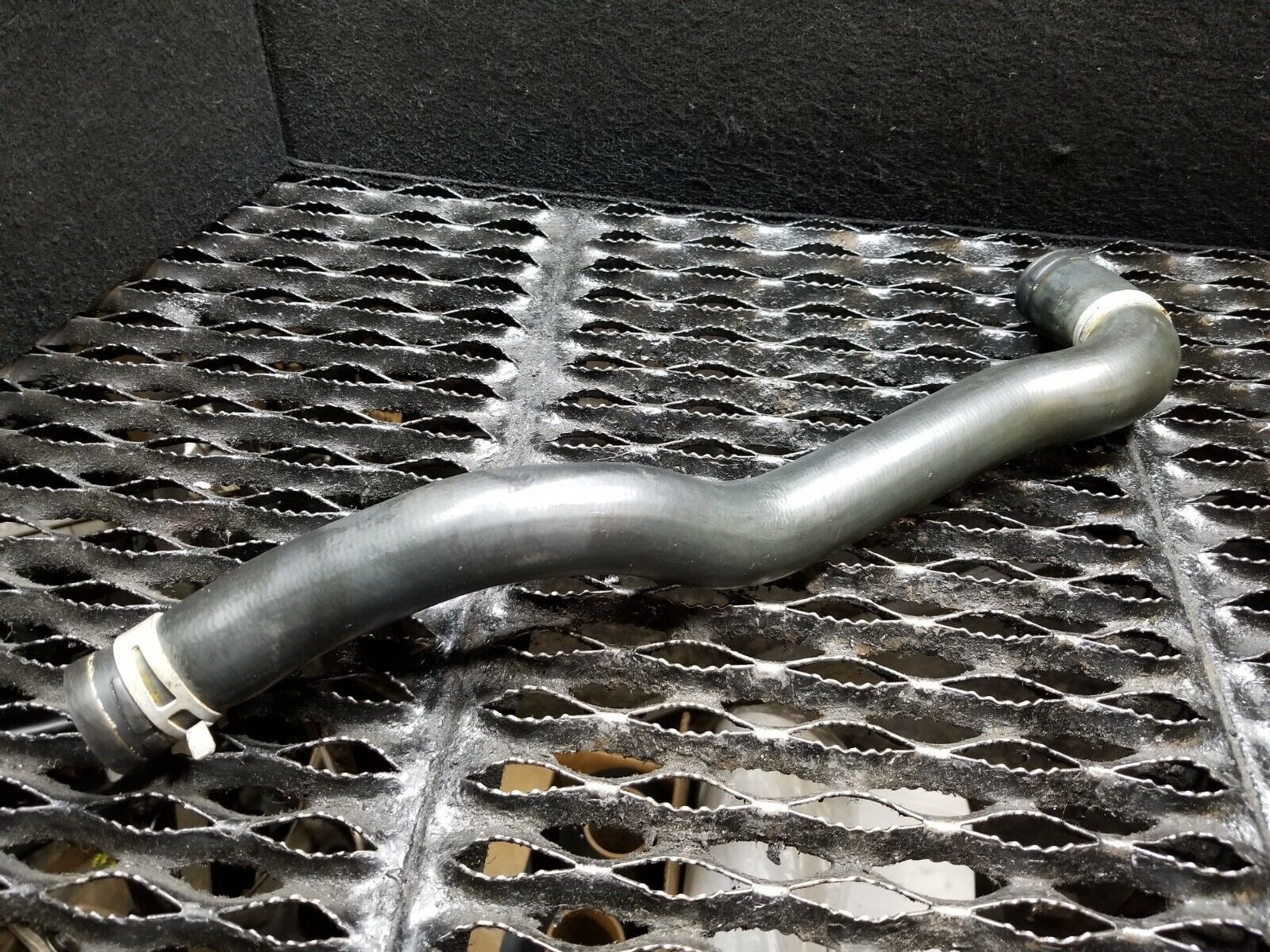 04 05 06 Chrysler Sebring Convertible 2.7L Radiator Hose Pipe OEM Replacement - Perfect for Cooling System Repair & Maintenance