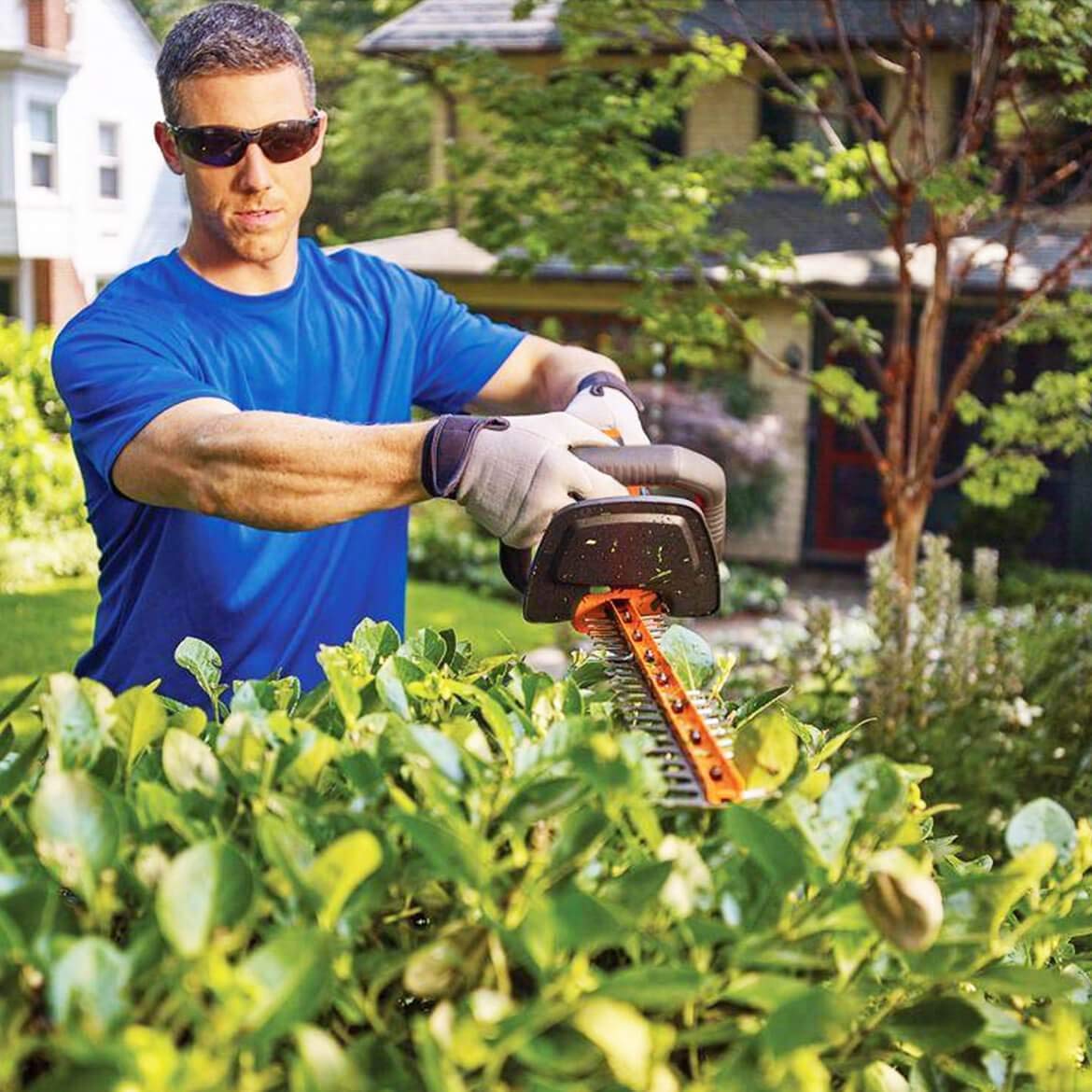 BLACK+DECKER 40V MAX Cordless Hedge Trimmer, 24-Inch Brush Trimmer with Battery & Charger (LHT341FF) - Perfect for Lawn Care, Garden Maintenance, and Landscaping