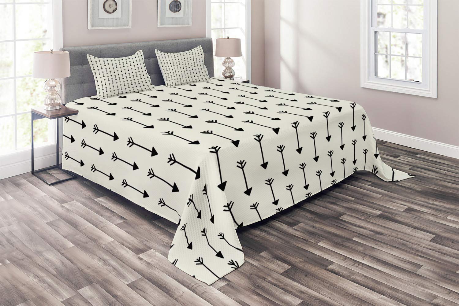 Ambesonne Arrow Quilted Bedspread Set - King Size 3 Piece Boho Style Coverlet with 2 Pillow Shams, Retro Arrow Patterns on Pale Beige Black Background | Perfect for Bohemian Bedroom Decor & Guest Room Styling