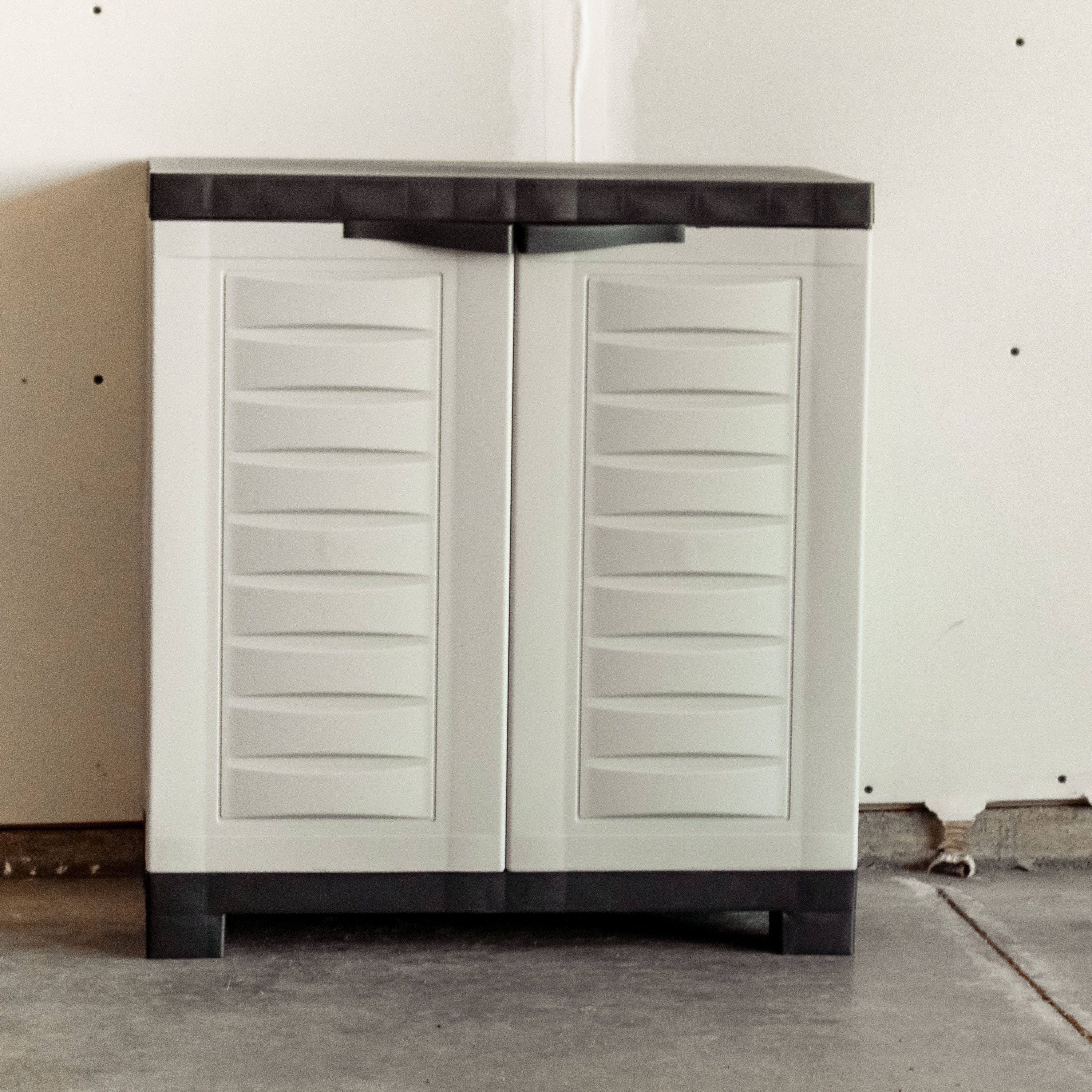 Durable Plastic Garage Storage Cabinet with Adjustable Shelves - Heavy-Duty Organizer for Tools, Gardening Supplies & Home Organization