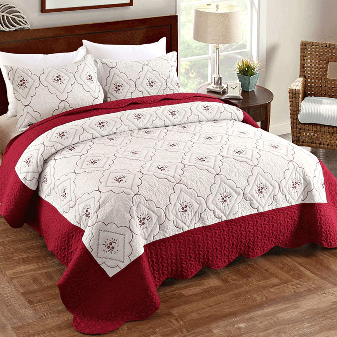 3 Pcs Embroidered Quilt Set - Full/Queen Size Floral Bedspread - Soft & Breathable Flower Coverlet - Burgundy & White Bed Cover - Embroidered Bedding for Christmas Decor, Home Decor, Master Bedroom & Guest Room