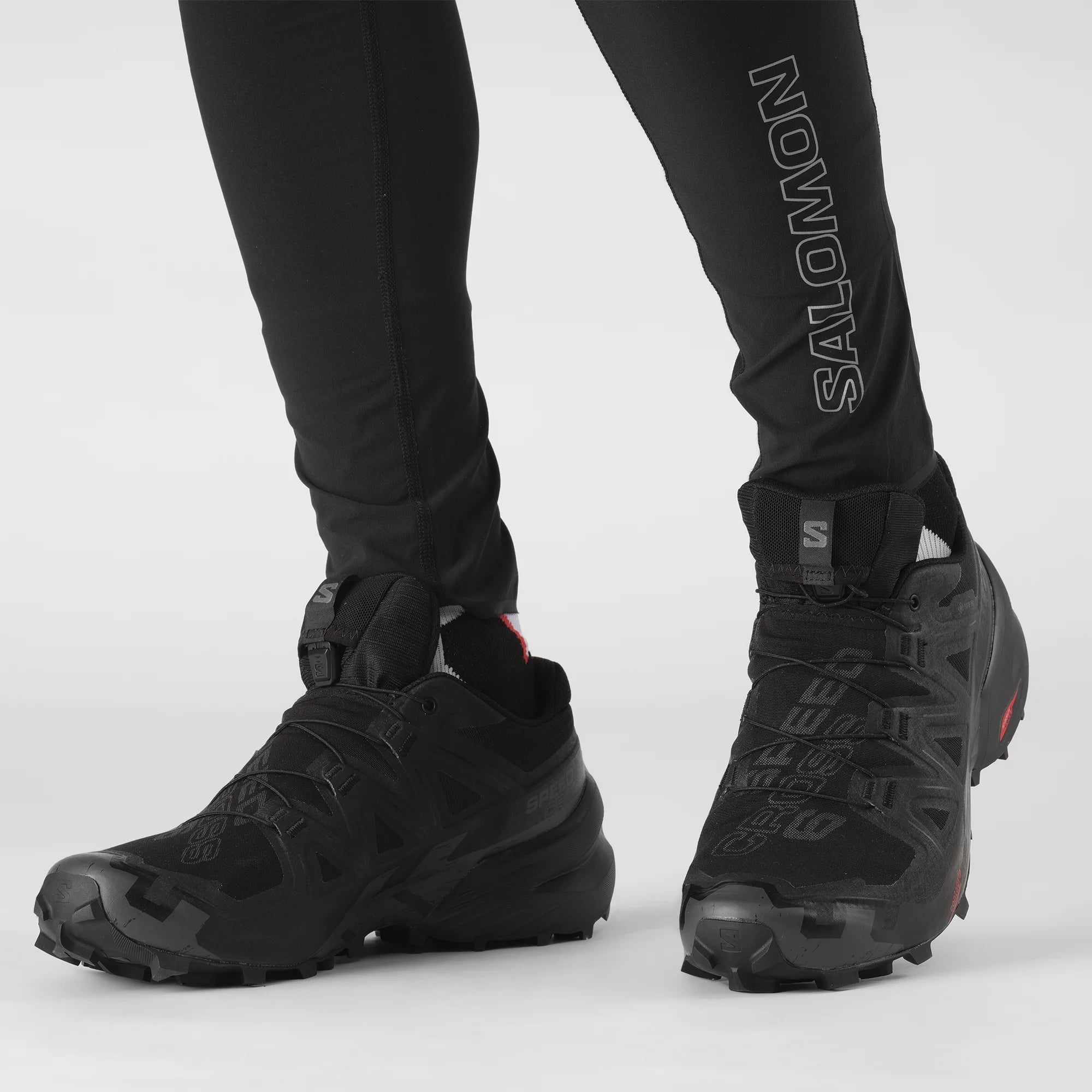 Salomon Speedcross 6 GTX Trail Running Shoes - Waterproof Hiking & Outdoor Adventure Footwear for Men & Women - Perfect for Mountain Trails, Muddy Terrain & Wet Conditions
