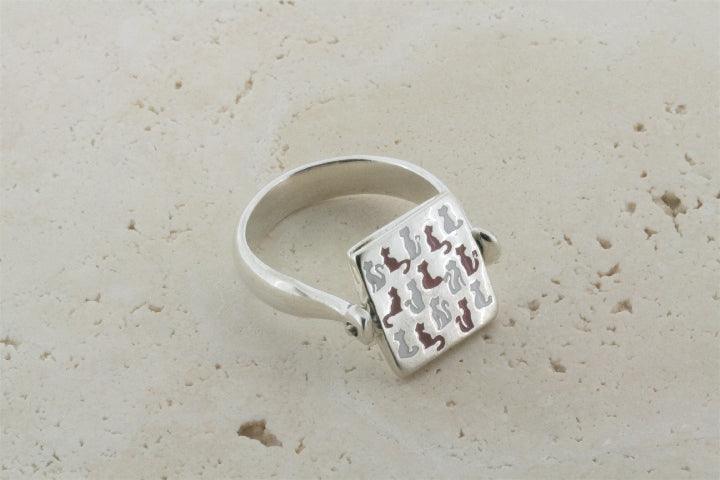 Enameled Silver Flip Ring with Cat Design - Elegant Jewelry for Women, Perfect for Gifts, Parties, and Everyday Wear