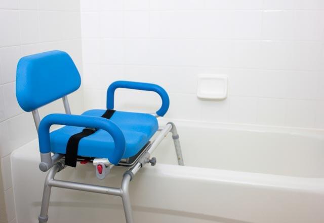 Refurbished Carousel Sliding Transfer Bench with Swivel Seat - Mobility Aid for Elderly & Disabled - Safe Bathroom & Shower Transfer Solution