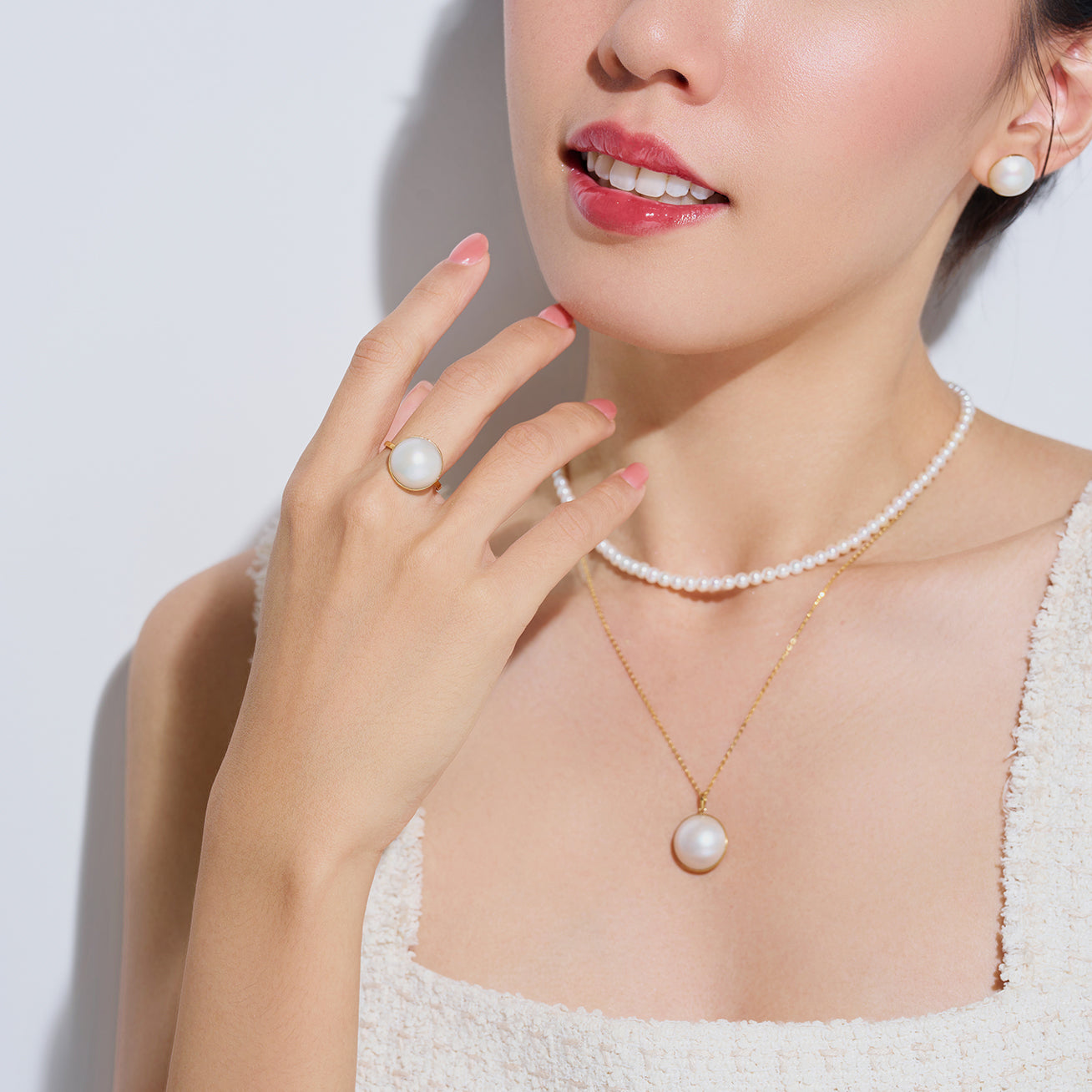 18K Gold Mabe Pearl Ring KR00075 | Elegant Dome Pearl Jewelry for Women, Perfect for Weddings, Anniversaries & Special Occasions