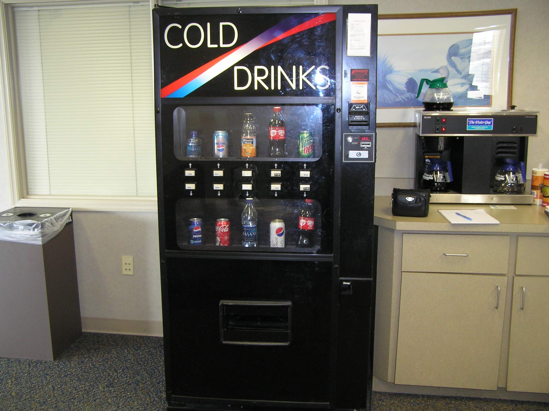 Royal VENDORS 650 & 552 Commercial Soda Vending Machine with Updated Drop Sensor - Perfect for Offices, Schools, and Retail Stores