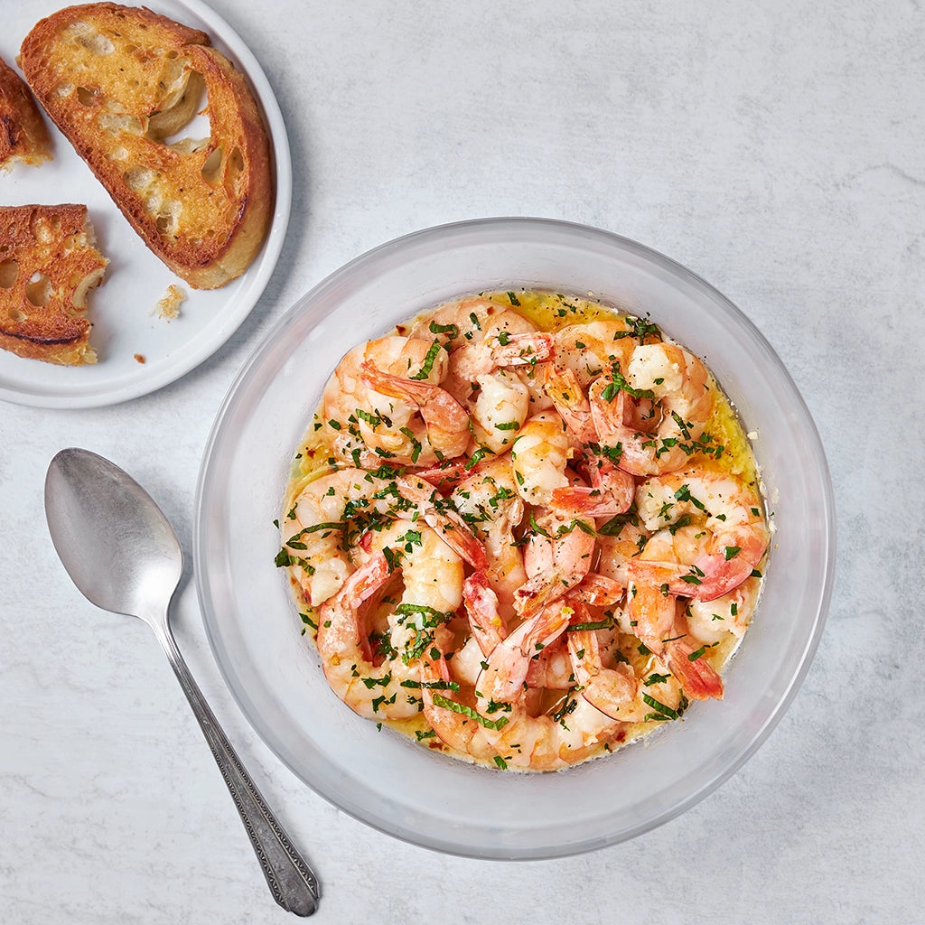 Delicious Shrimp Scampi Pasta with Garlic Butter Sauce - Easy Italian Seafood Recipe for Dinner & Family Gatherings