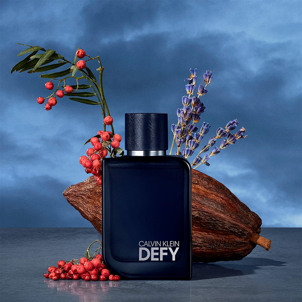 Calvin Klein Defy Parfum for Men - Woody Cologne with Mandarin Oil, Pink Pepper, Ginger & Sandalwood Notes - Long Lasting Luxury Fragrance - Perfect for Date Night, Office & Special Occasions