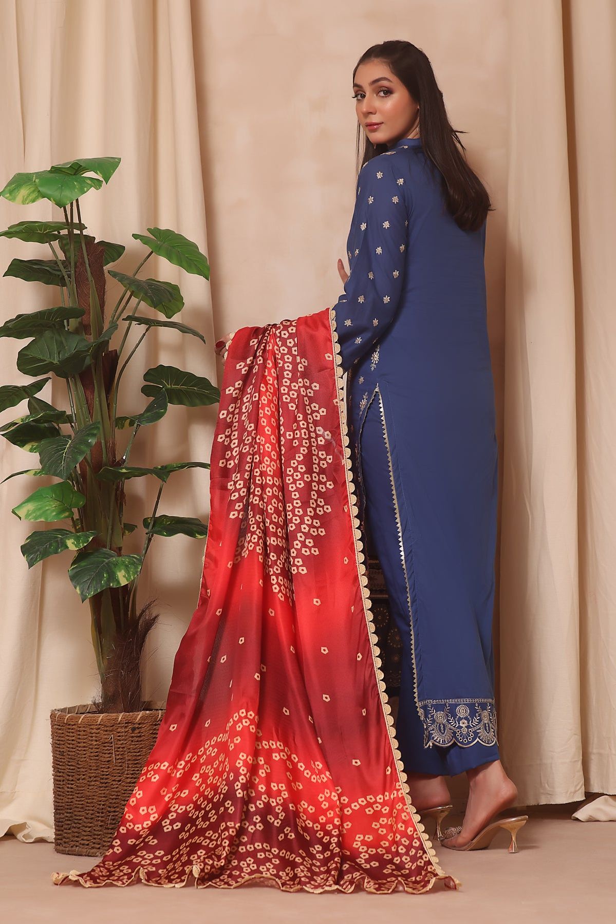 Elegant Chunari 3 Piece Suit by Zainab Chottani | Premium Pakistani Formal Wear for Weddings & Special Occasions
