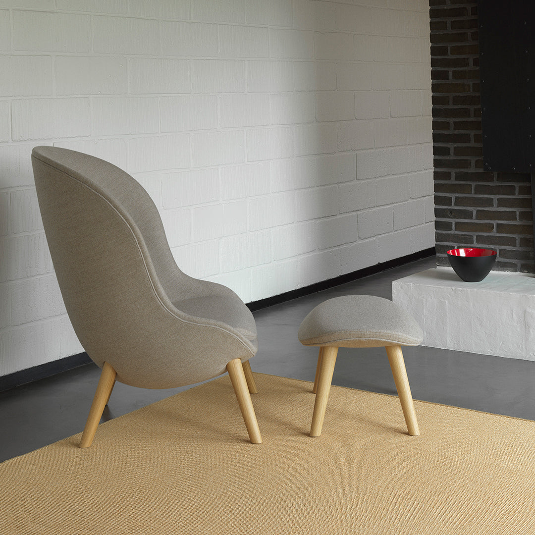 Premium Hyg Lounge Chair with Sturdy 4-Leg Base - Perfect for Living Room, Bedroom, or Office Relaxation