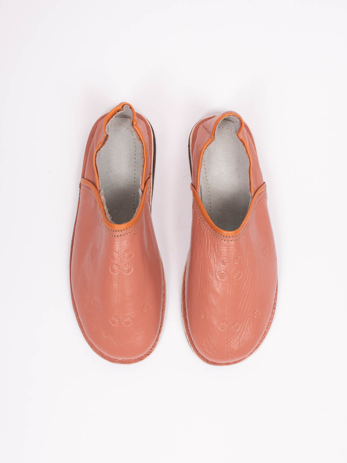 Authentic Moroccan Berber Babouche Slippers - Handmade Leather Comfort Shoes in Terracotta Color | Perfect for Home, Lounge & Cultural Fashion