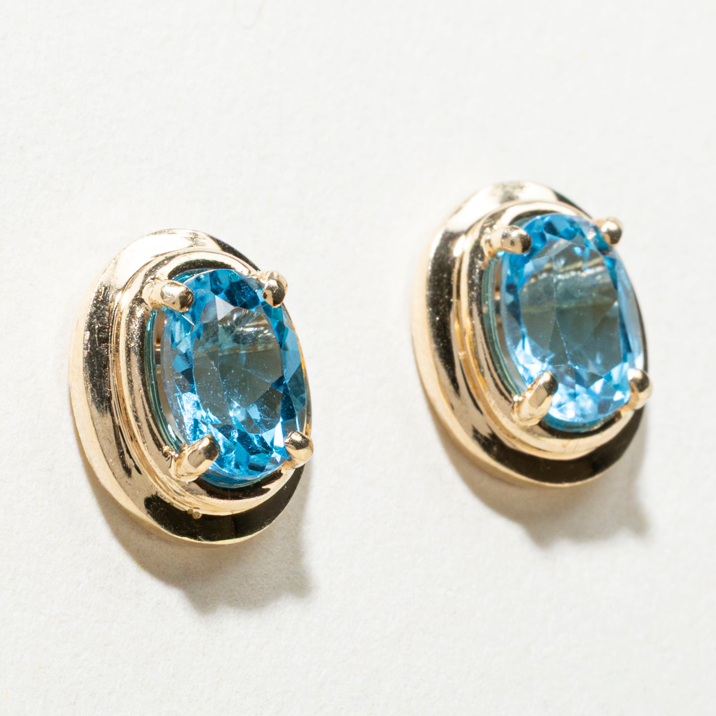 14K Gold Oval Cut Blue Topaz Stud Earrings - 1.50 Carat Total Weight (ctw) - Dainty & Elegant Jewelry for Women - Perfect Gift for Birthday, Anniversary & Special Occasions