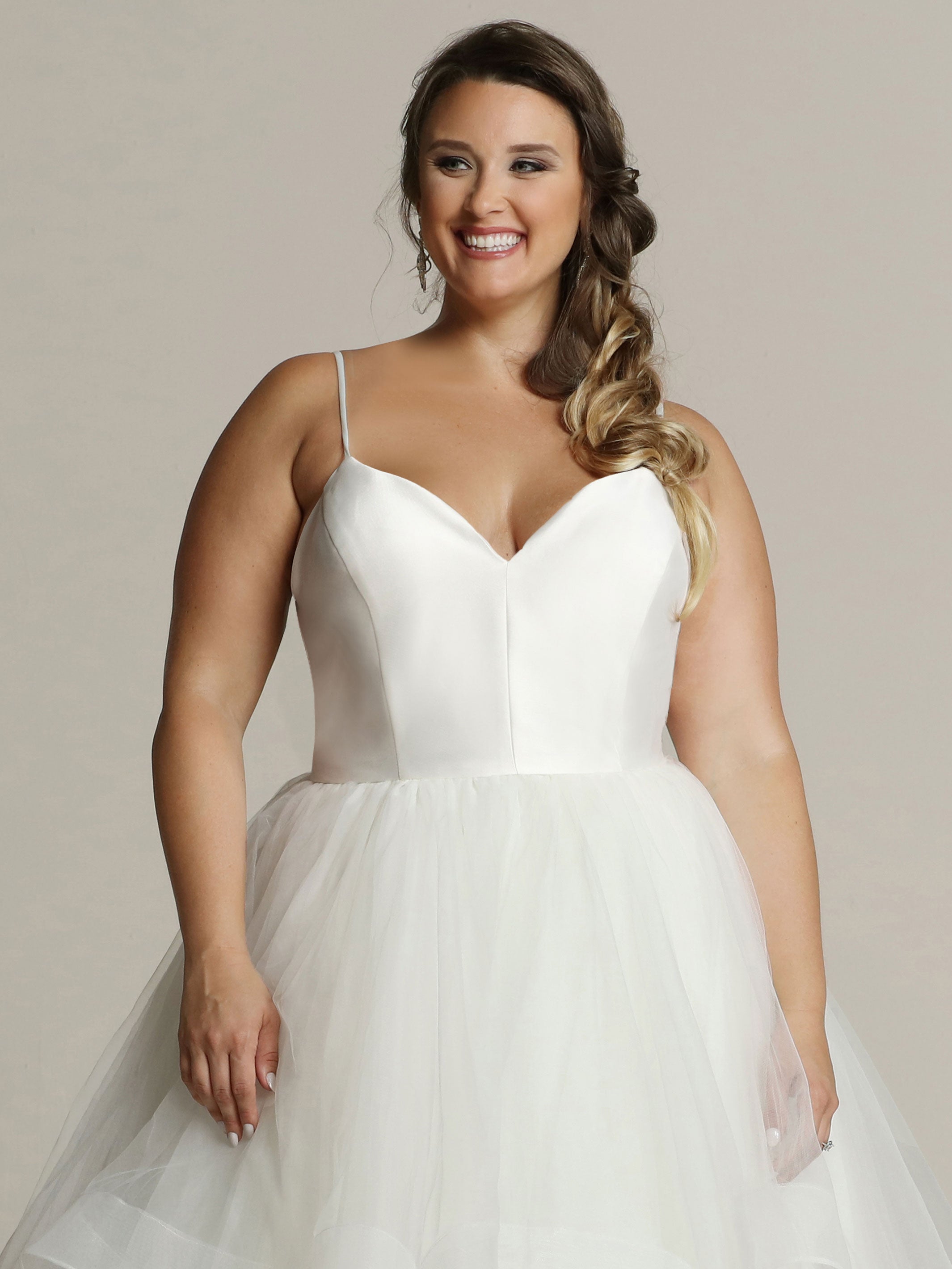 Leah Women's Fashion Sample Outfit - Perfect for Casual Wear, Parties, and Everyday Style