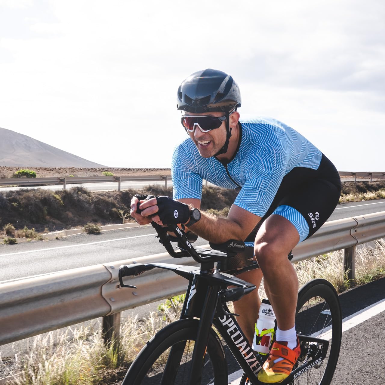 **Men's Triathlon Suit - Aerodynamic Sleeved Tri Suit with Premium FX Fabrics - Lightweight & Breathable for Swimming, Cycling & Running - 2 Convenient Pockets**